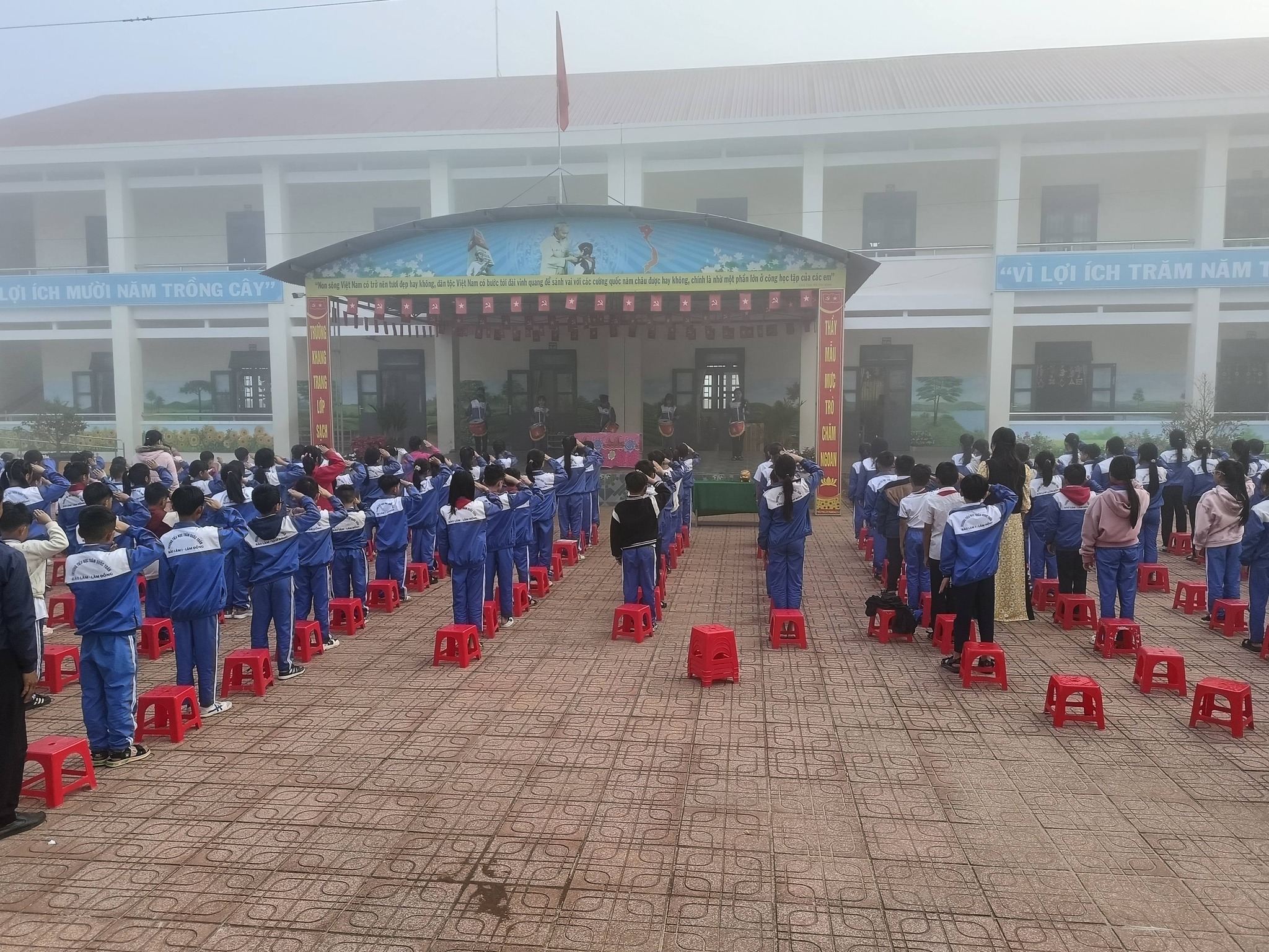 TỔNG KẾT PHONG TRÀO “NUÔI HEO ĐẤT – GIÚP BẠN ĐẾN TRƯỜNG” ĐỢT 1 NĂM HỌC 2025 – 2026