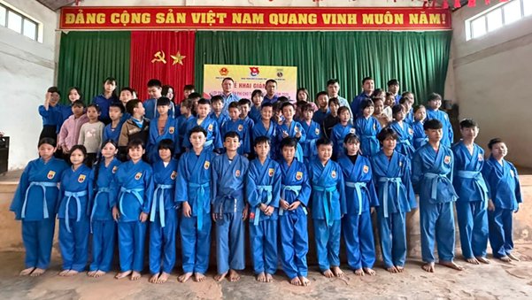 Khai giảng lớp dạy võ miễn phí cho thanh thiếu nhi xã Quảng Trực năm 2026