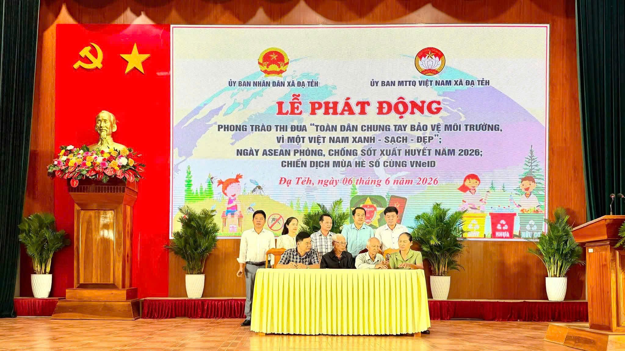Xã Đạ Tẻh tổ chức Lễ phát động hưởng ứng Phong trào thi đua “Toàn dân chung tay bảo vệ môi trường, vì một Việt Nam xanh - sạch - đẹp”; Ngày ASEAN phòng, chống sốt xuất huyết năm 2026 và Chiến dịch Mùa hè số cùng VneID