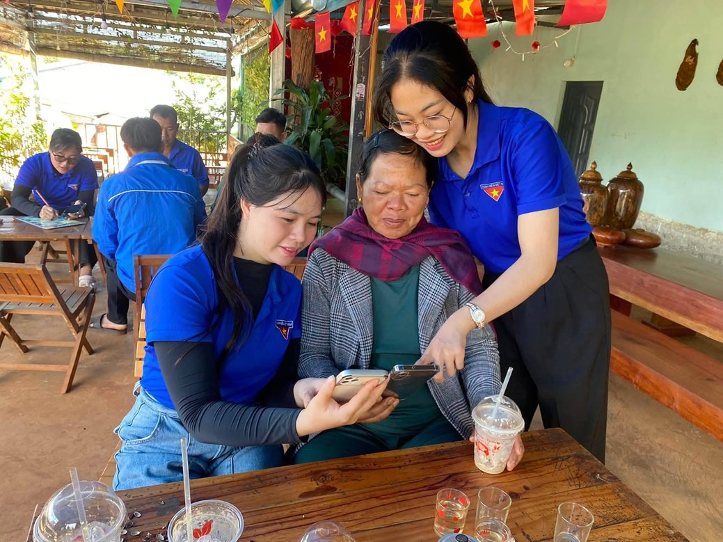 Tuổi trẻ Quảng Trực chung tay chuyển đổi số