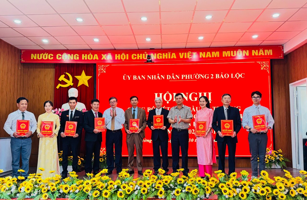 Phường 2 Bảo Lộc: Công bố kết quả bầu Tổ trưởng và trao Quyết định công nhận Tổ trưởng Tổ dân phố trên địa bàn nhiệm kỳ 2026-2031
