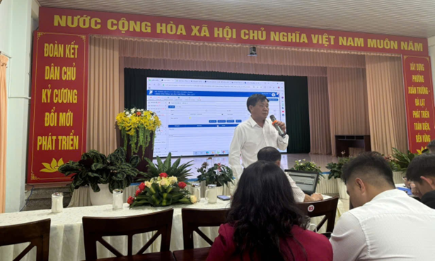 Phường Xuân Trường - Đà Lạt tổ chức tập huấn nâng cao hiệu quả giao việc, đánh giá cán bộ, công chức trên hệ thống quản lý văn bản và điều hành