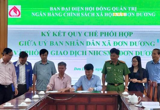 XÃ ĐƠN DƯƠNG TỔ CHỨC LỄ KÝ KẾT QUY CHẾ PHỐI HỢP GIỮA UBND XÃ VÀ PHÒNG GIAO DỊCH NGÂN HÀNG CHÍNH SÁCH XÃ HỘI ĐƠN DƯƠNG