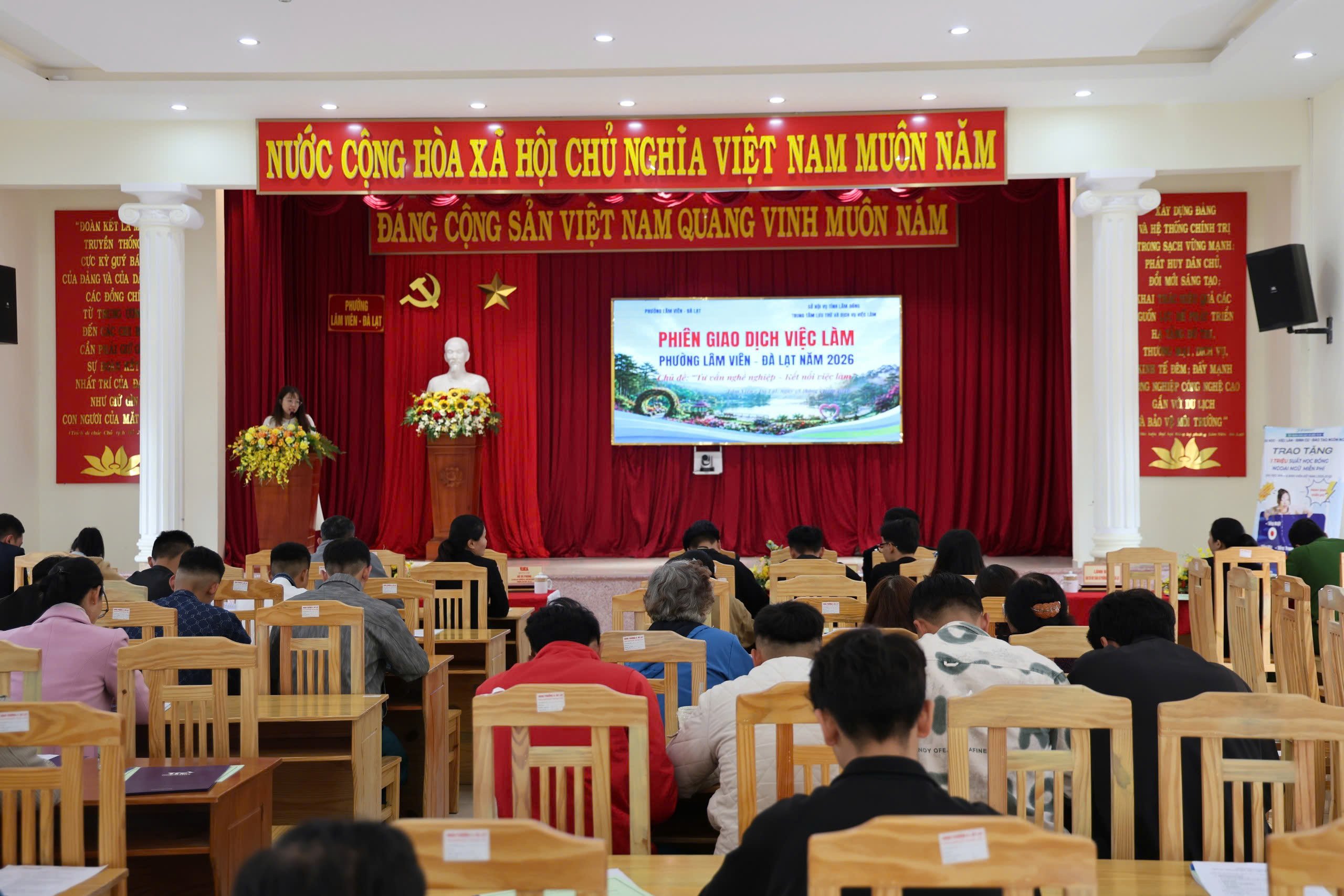 LÂM VIÊN - ĐÀ LẠT: ĐẶT SINH KẾ CỦA NHÂN DÂN LÀM TRỌNG TÂM TRONG PHÁT TRIỂN KINH TẾ - XÃ HỘI