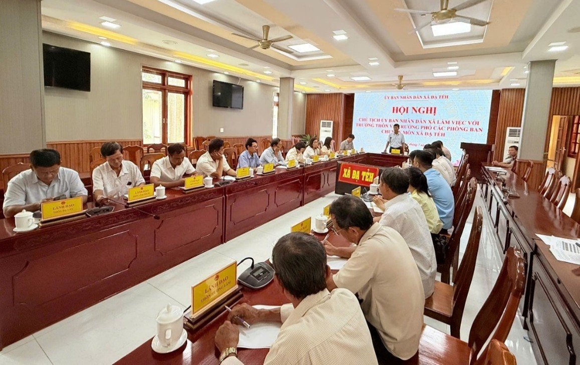 ĐẠ TẺH TRIỂN KHAI MÔ HÌNH “MỖI GIA ĐÌNH CÓ ÍT NHẤT MỘT THÀNH VIÊN BIẾT NỘP HỒ SƠ TRỰC TUYẾN TRÊN CỔNG DỊCH VỤ CÔNG QUỐC GIA” – ĐƯA DỊCH VỤ CÔNG SỐ ĐẾN TỪNG HỘ DÂN