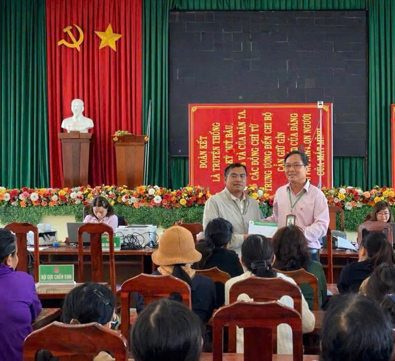 KHEN THƯỞNG HỘI CỰU CHIẾN BINH XÃ QUẢNG LẬP VÌ CÓ THÀNH TÍCH XUẤT SẮC TRONG CÔNG TÁC ỦY THÁC TÍN DỤNG CHÍNH SÁCH NĂM 2025