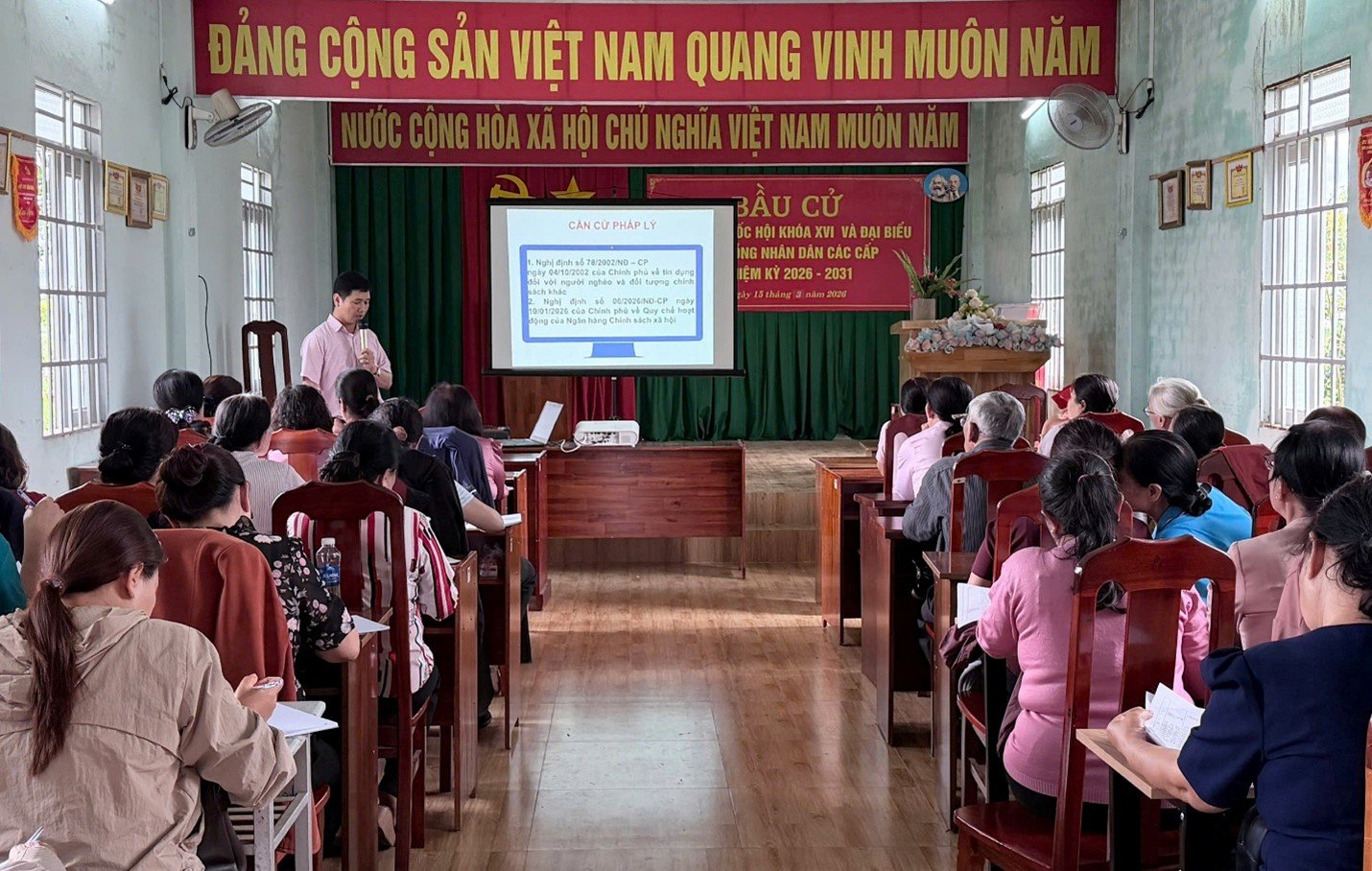 NHCSXH Bảo Lộc: Nâng cao chất lượng tín dụng chính sách thông qua công tác tập huấn cho BanTổ tiết kiệm và vay vốn