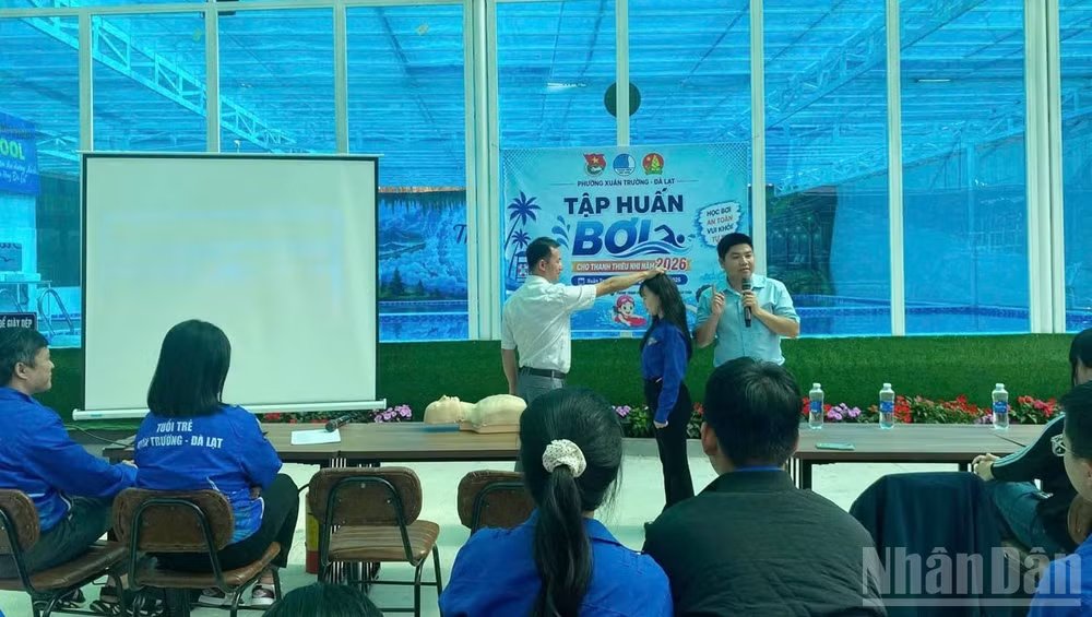 Trang bị kỹ năng phòng, chống đuối nước cho thanh thiếu nhi phường Xuân Trường- Đà Lạt