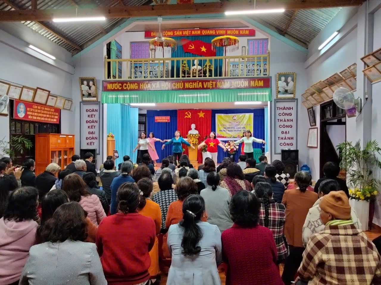 Lãnh đạo Phường Xuân Trường – Đà Lạt gặp mặt Nhân dân Tổ dân phố Xuân Sơn nhân kỷ niệm 95 năm Ngày truyền thống Mặt trận tổ quốc Việt Nam và “Ngày hội Đại đoàn kết toàn dân tộc”