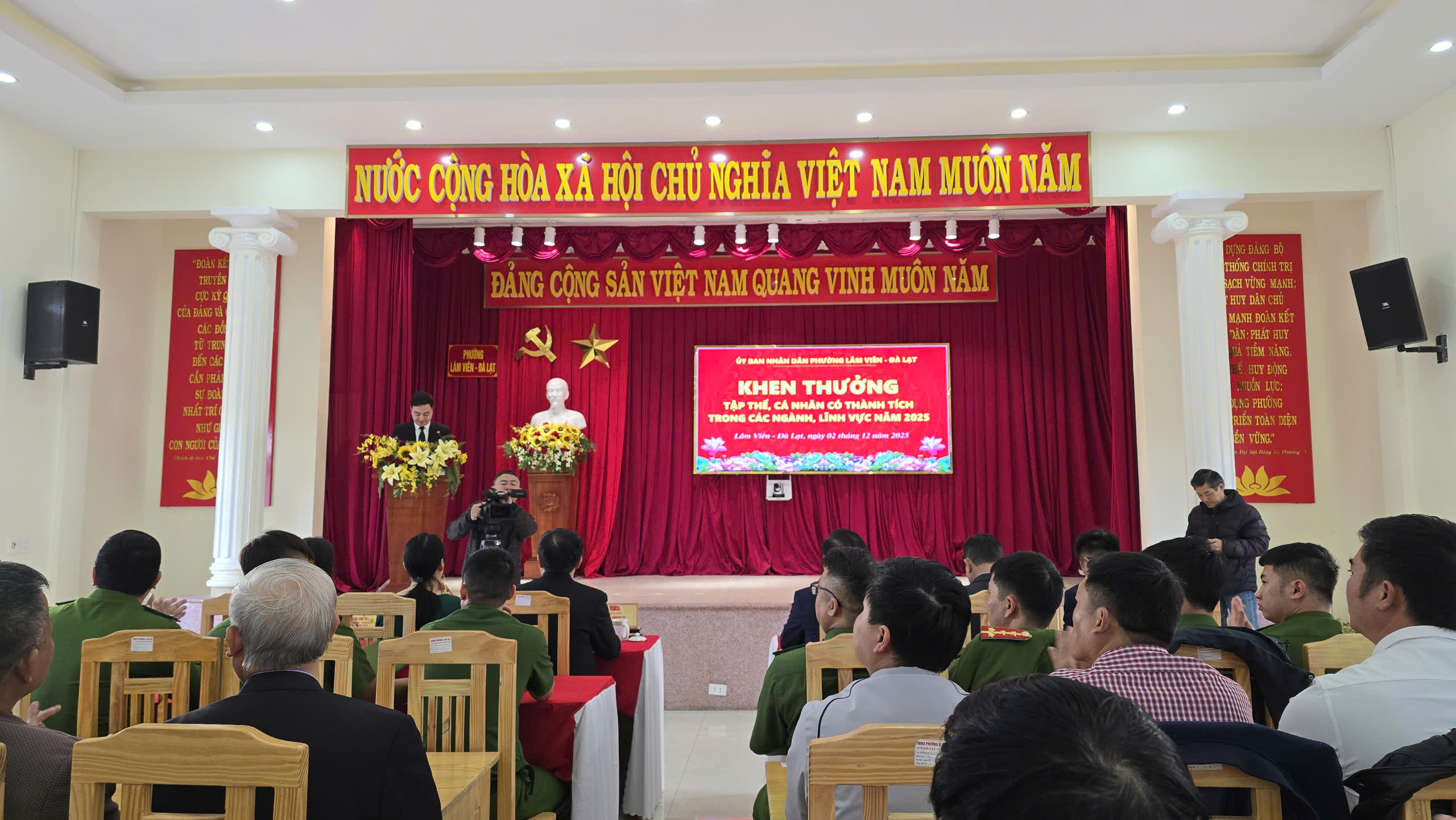 Tôn Vinh Gương Điển Hình Góp Phần Xây Dựng Địa Phương Phát Triển