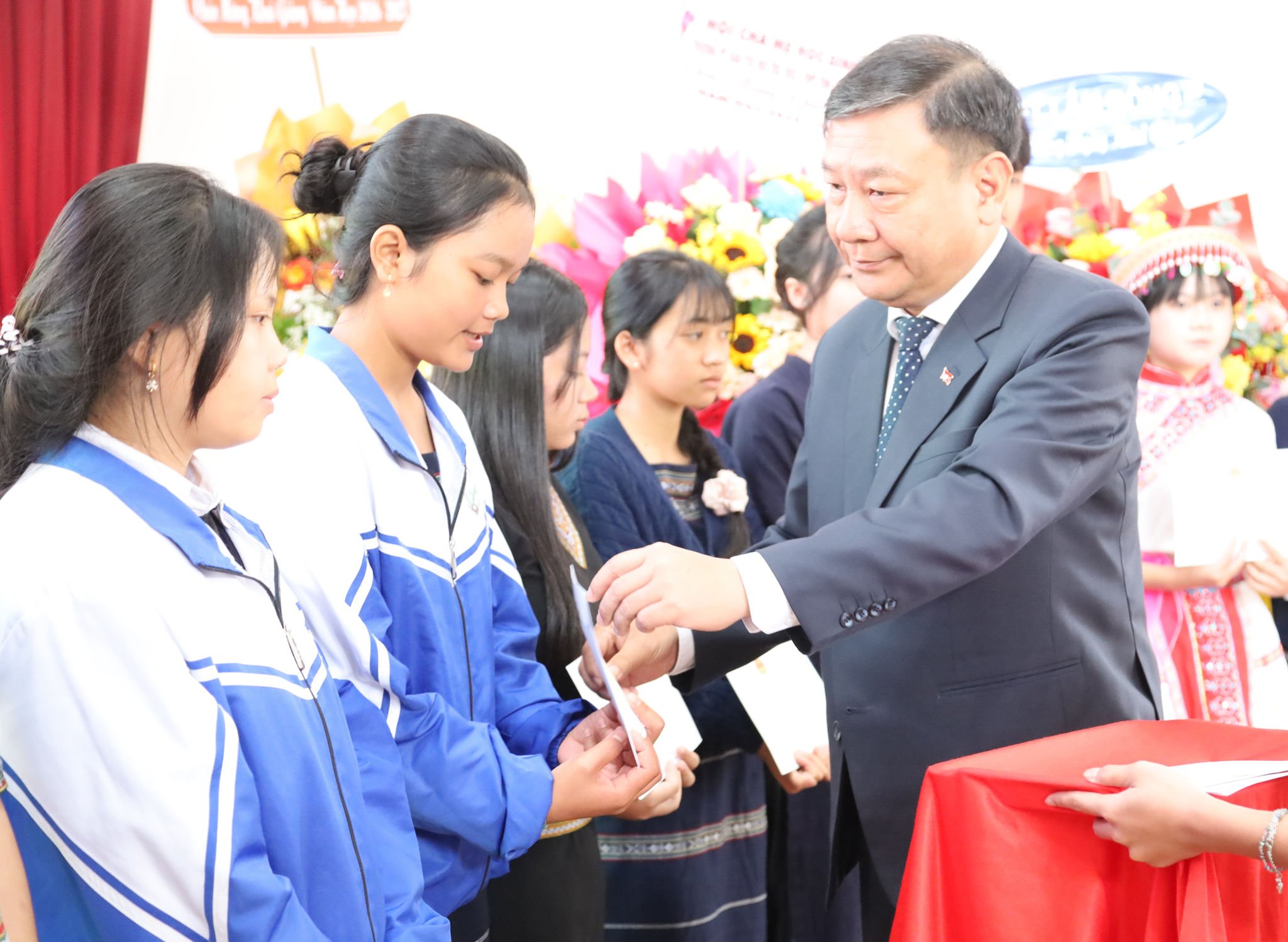 Lâm Đồng phát động Tháng cao điểm “Vì người nghèo” năm 2026