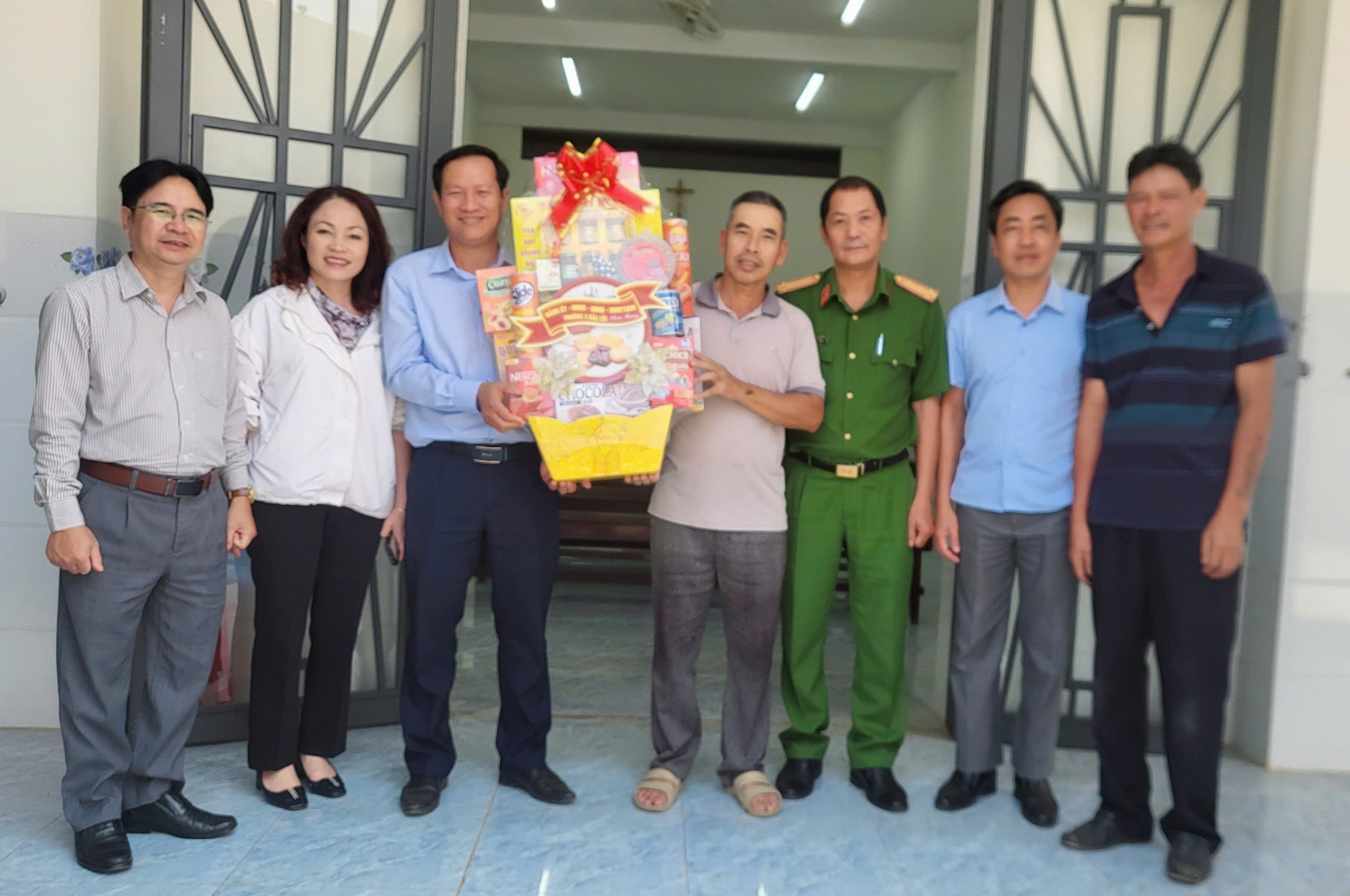 Đảng uỷ-HĐND-UBND-Uỷ ban MTTQ Việt Nam phường 3 Bảo Lộc: Thăm, chúc mừng các cơ sở tôn giáo nhân dịp lễ Phục sinh