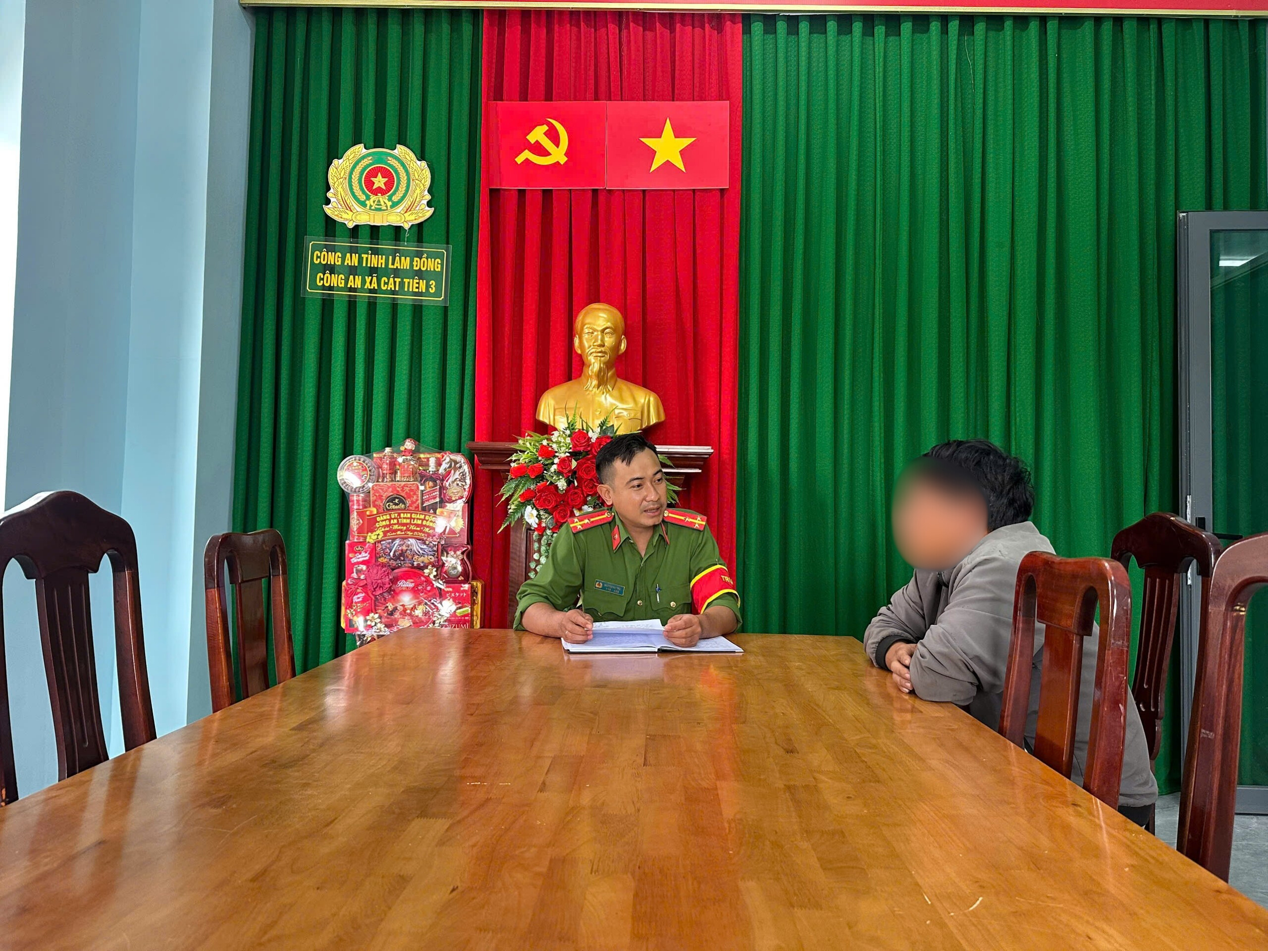 Khi lòng nhân ái thắp sáng con đường hoàn lương