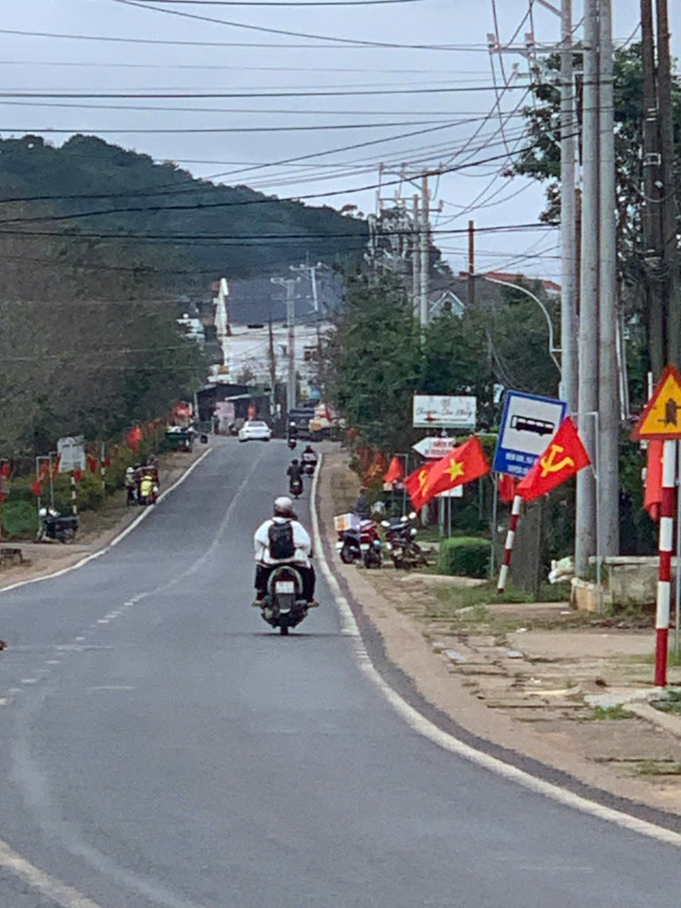 Phường Xuân Trường – Đà Lạt rực rỡ cờ hoa Chào mừng Đại hội Đại biểu Đảng bộ tỉnh Lâm Đồng lần thứ I, nhiệm kỳ 2025 – 2030