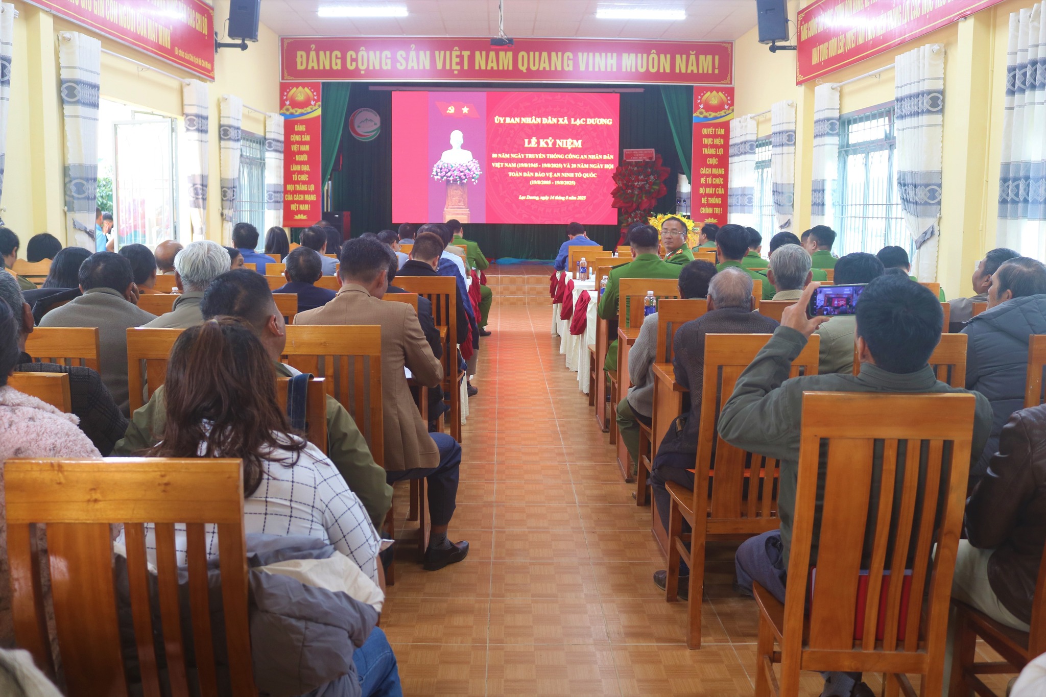 Lạc Dương long trọng tổ chức Lễ kỷ niệm 80 năm Ngày truyền thống Công an nhân dân Việt Nam và 20 năm Ngày hội toàn dân bảo vệ an ninh Tổ quốc