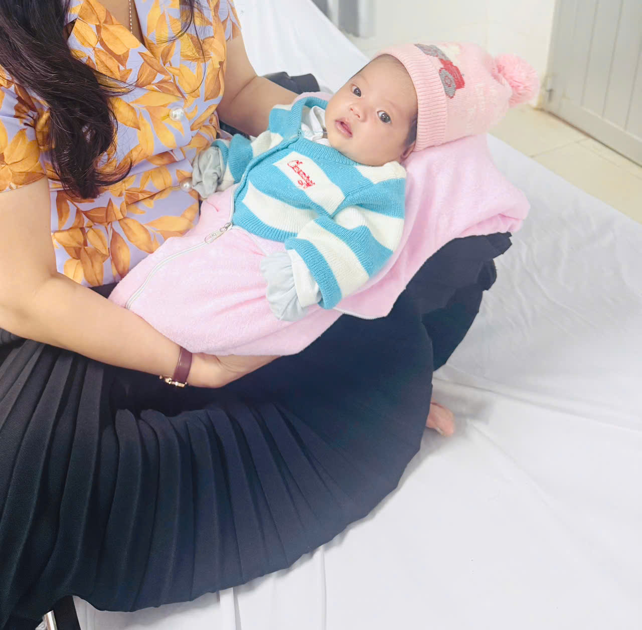 Thông báo tìm cha, mẹ đẻ cho bé bị bỏ rơi