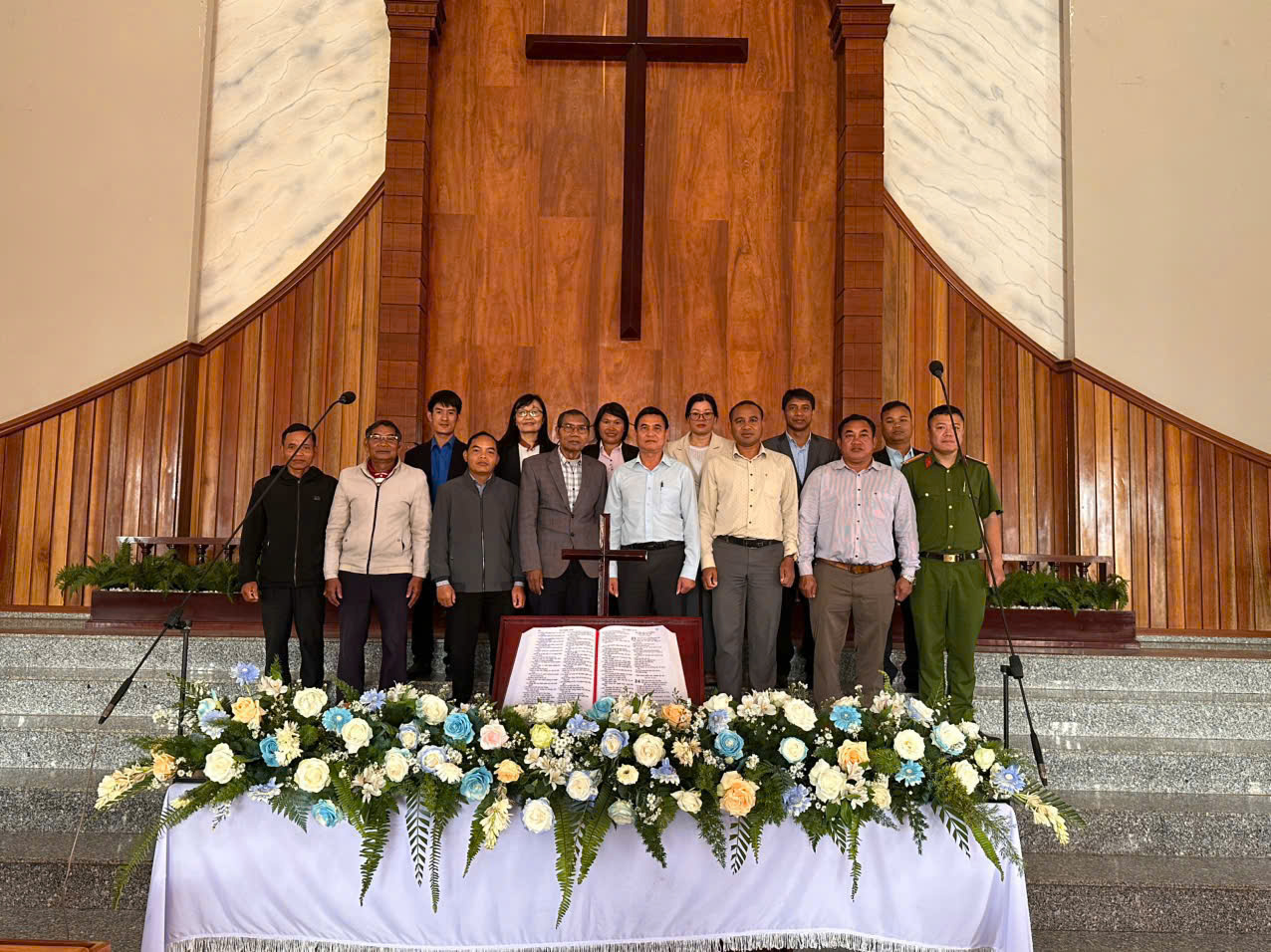 LÃNH ĐẠO CẤP UỶ, CHÍNH QUYỀN XÃ LẠC DƯƠNG THĂM, GẶP GỠ CÁC CƠ SỞ TÔN GIÁO TRÊN ĐỊA BÀN