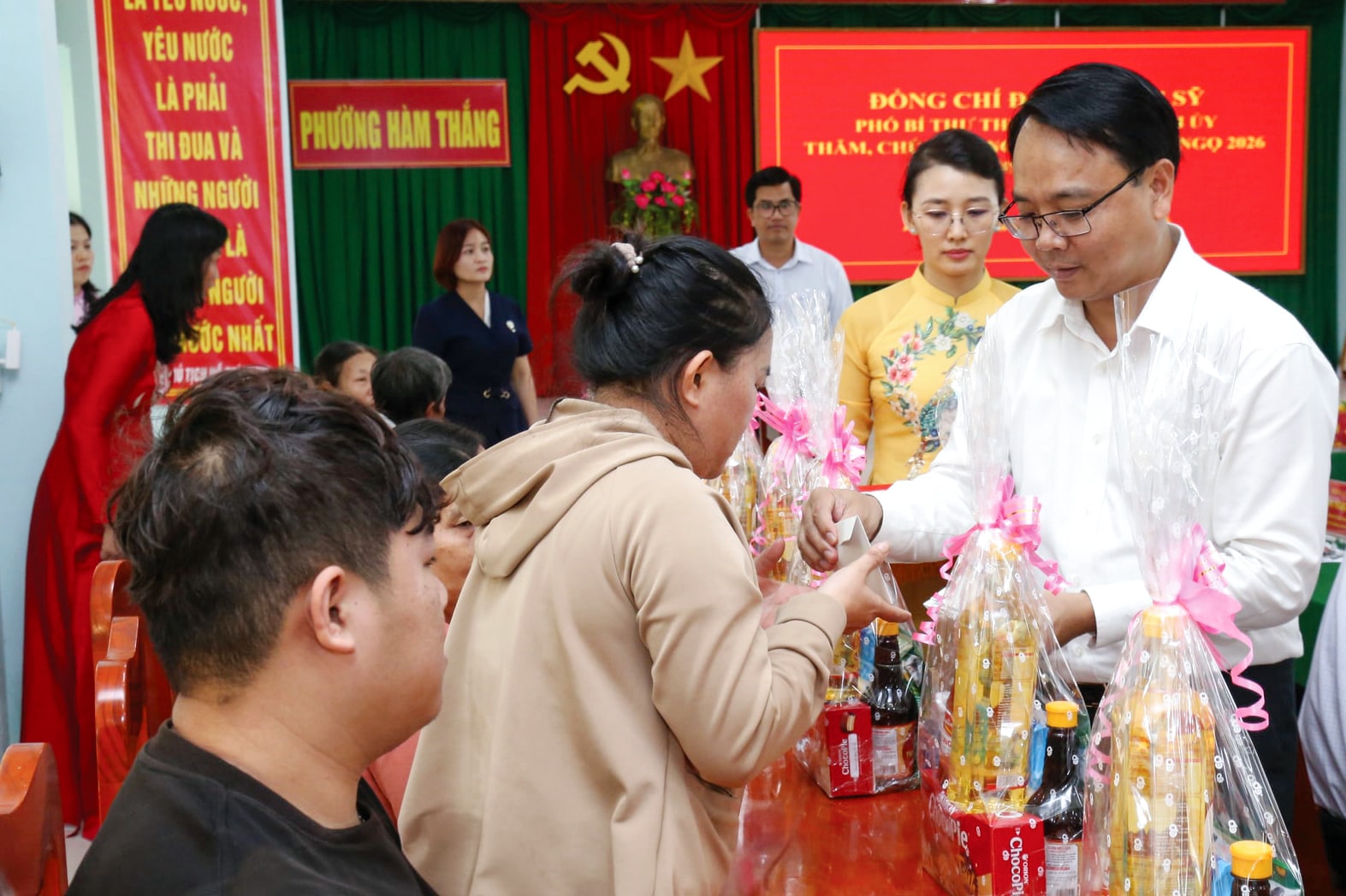 Tập trung chăm lo tết cho Nhân dân