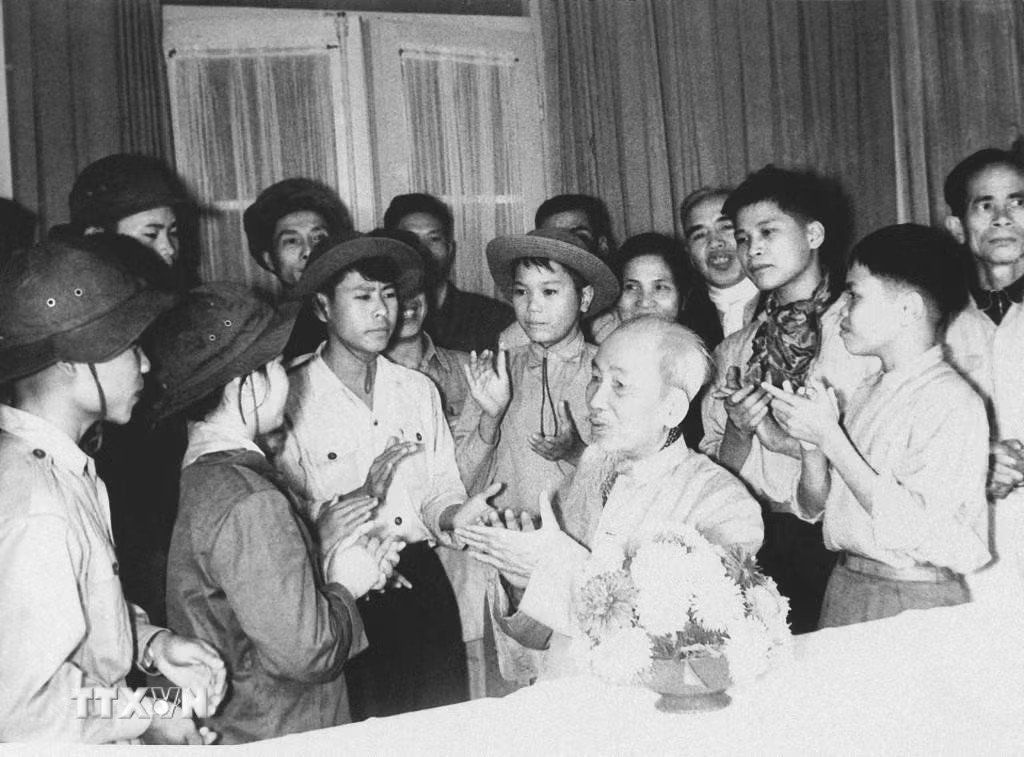 Chủ tịch Hồ Chí Minh - Cả một đời vì đất nước, vì nhân dân
