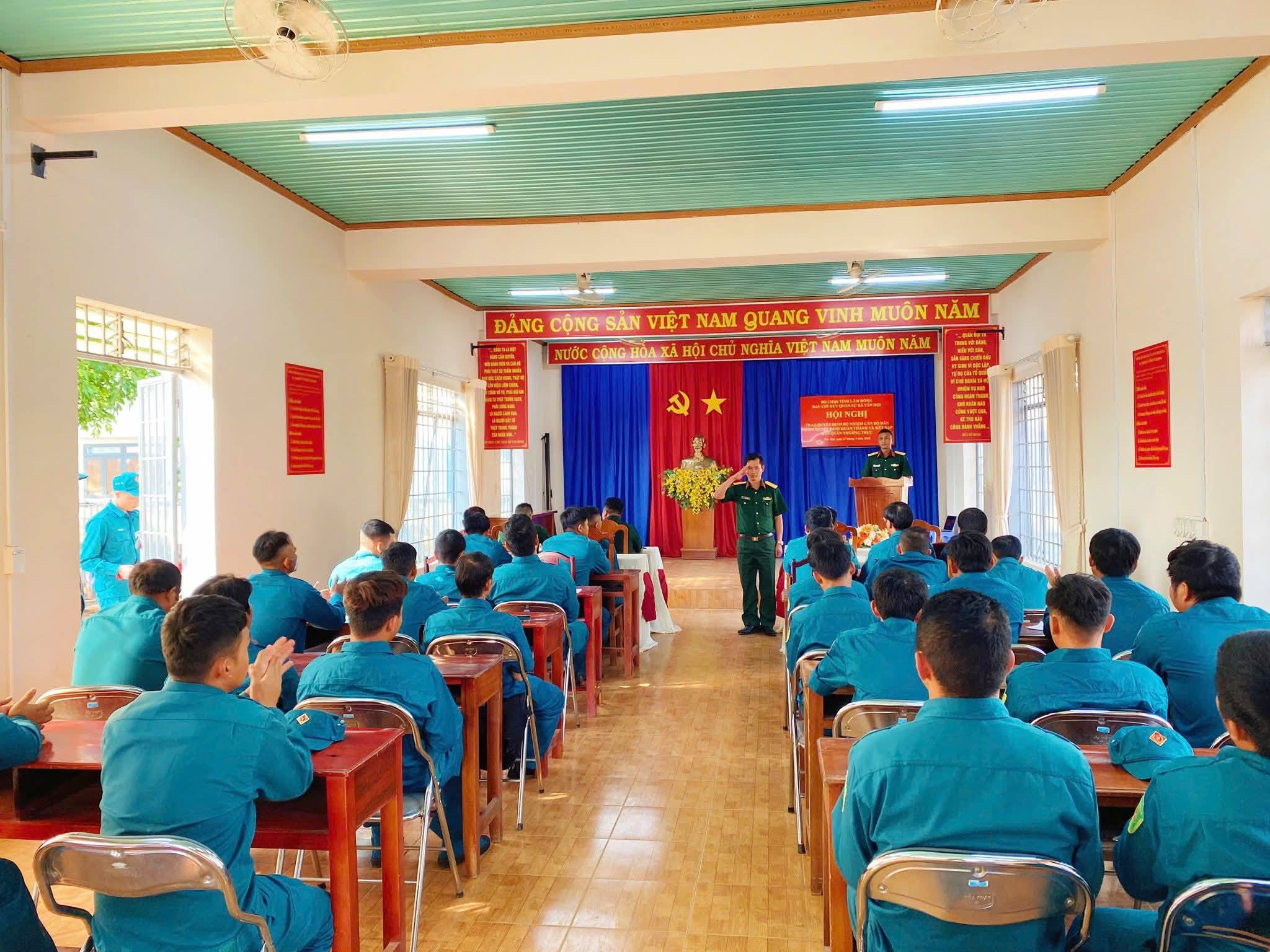 BAN CHQS XÃ TÂN HỘI TỔ CHỨC HỘI NGHỊ TRAO QUYẾT ĐỊNH VÀ GẶP MẶT KỶ NIỆM 91 NĂM NGÀY TRUYỀN THỐNG DÂN QUÂN TỰ VỆ VIỆT NAM