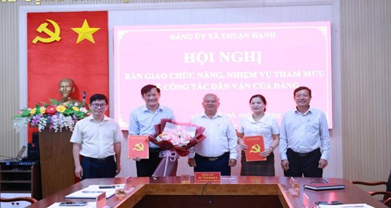 THUẬN HẠNH BÀN GIAO CHỨC NĂNG , NHIỆM VỤ THAM MƯU CÔNG TÁC DÂN VẬN CỦA ĐẢNG