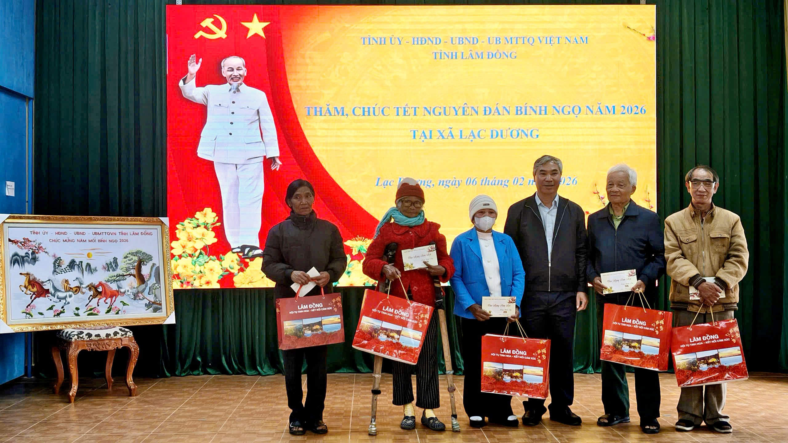 Đoàn Lãnh đạo Tỉnh Lâm Đồng thăm, chúc Tết Đảng bộ, chính quyền và Nhân dân xã Lạc Dương.