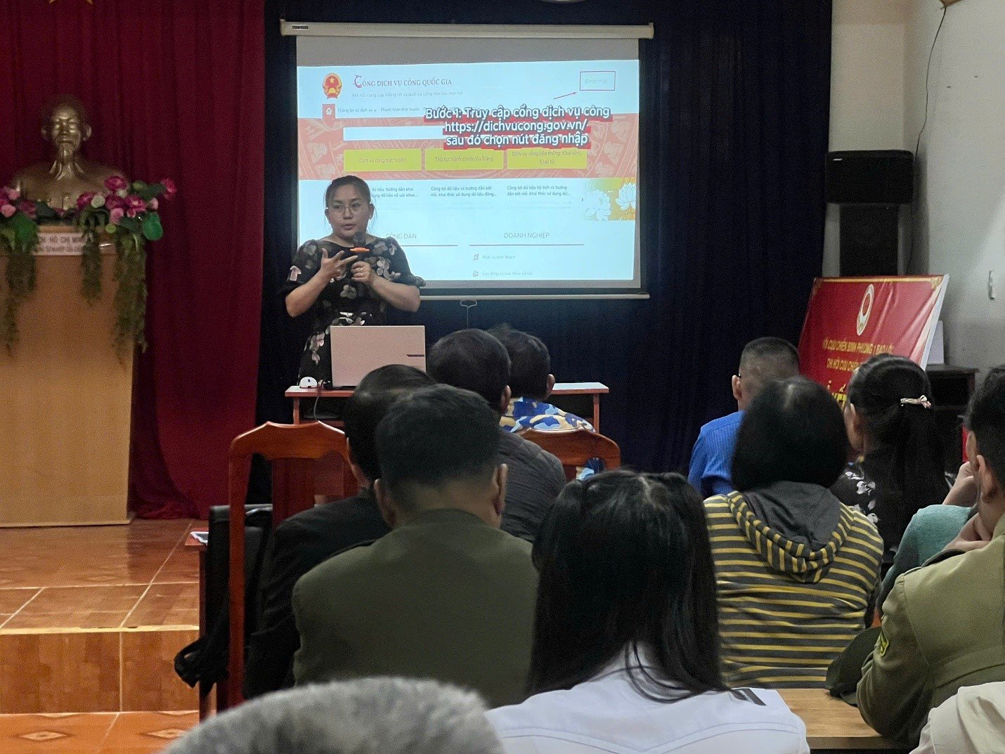 PHƯỜNG 1 BẢO LỘC: “KHÔNG AI BỊ BỎ LẠI PHÍA SAU” TRONG KỶ NGUYÊN SỐ – ĐƯA KỸ NĂNG SỬ DỤNG TRÍ TUỆ NHÂN TẠO VỀ TỔ DÂN PHỐ