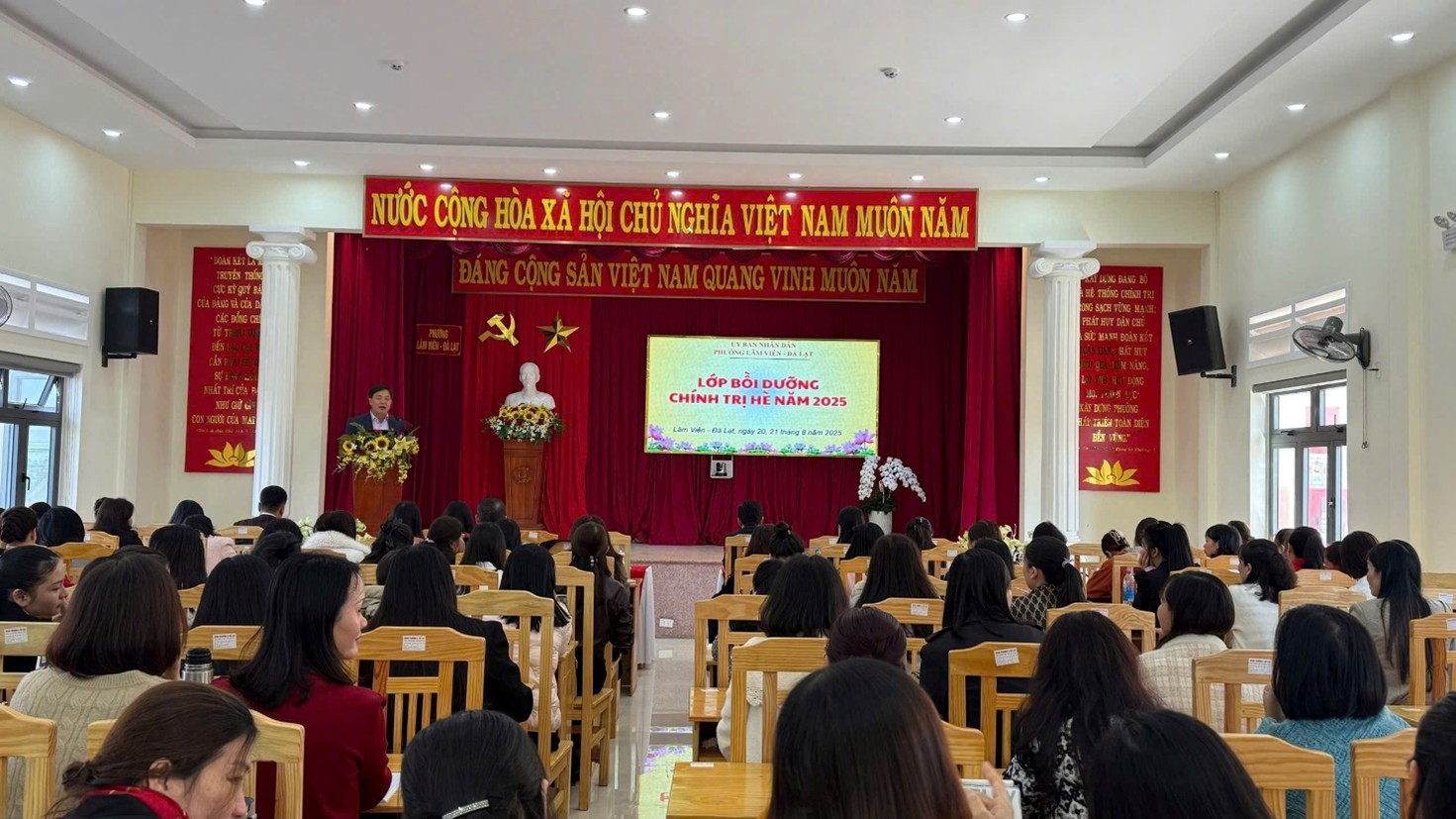 PHƯỜNG LÂM VIÊN – ĐÀ LẠT KHAI GIẢNG LỚP BỒI DƯỠNG CHÍNH TRỊ HÈ NĂM 2025