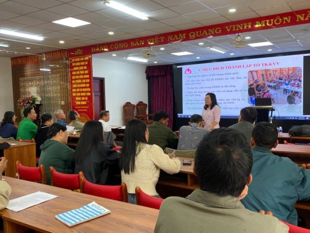 PHÒNG GIAO DỊCH NHCSXH ĐƠN DƯƠNG TỔ CHỨC TẬP HUẤN NGHIỆP VỤ CHO BAN QUẢN LÝ TỔ TK&VV TẠI XÃ ĐƠN DƯƠNG