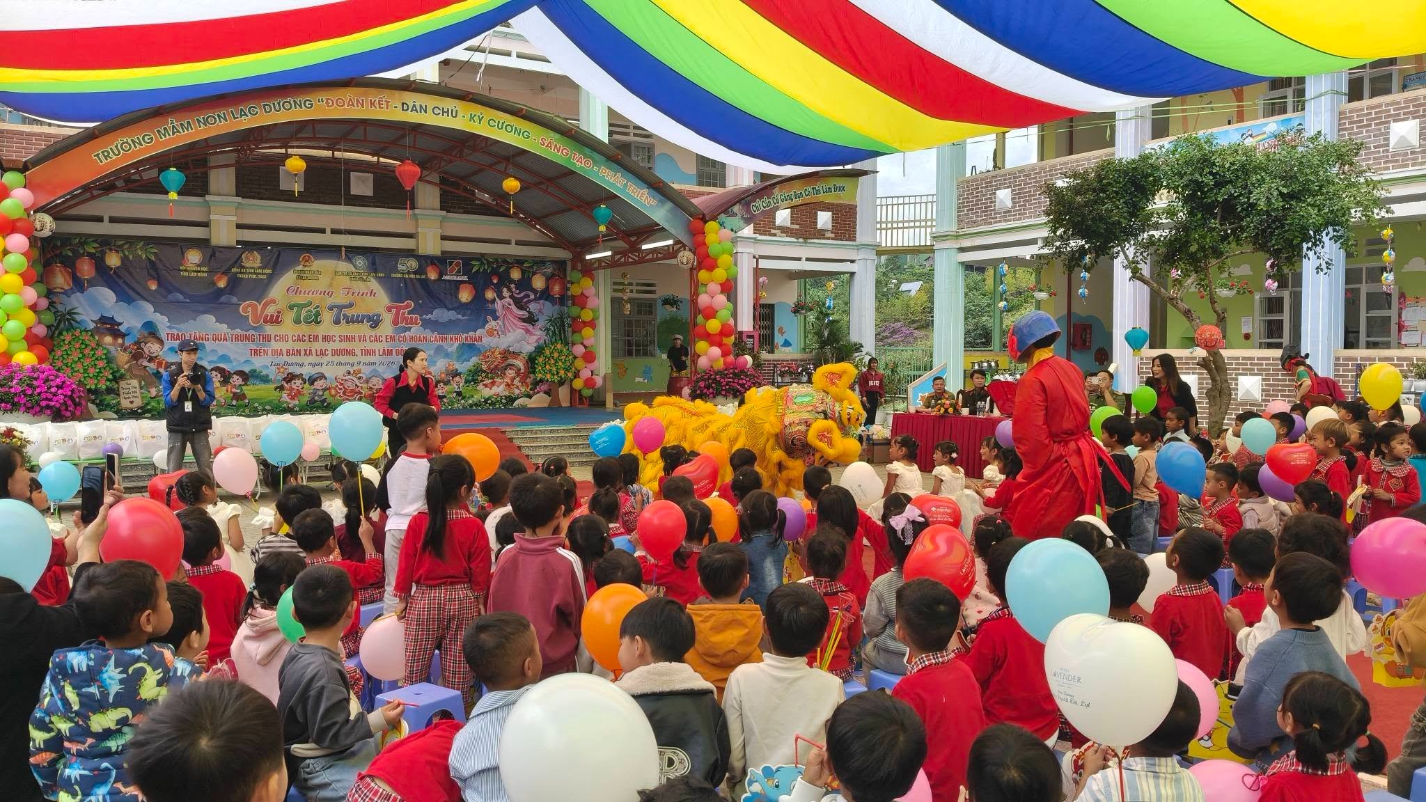 Xã Lạc Dương tổ chức tết trung thu ấm áp, ý nghĩa cho trẻ em