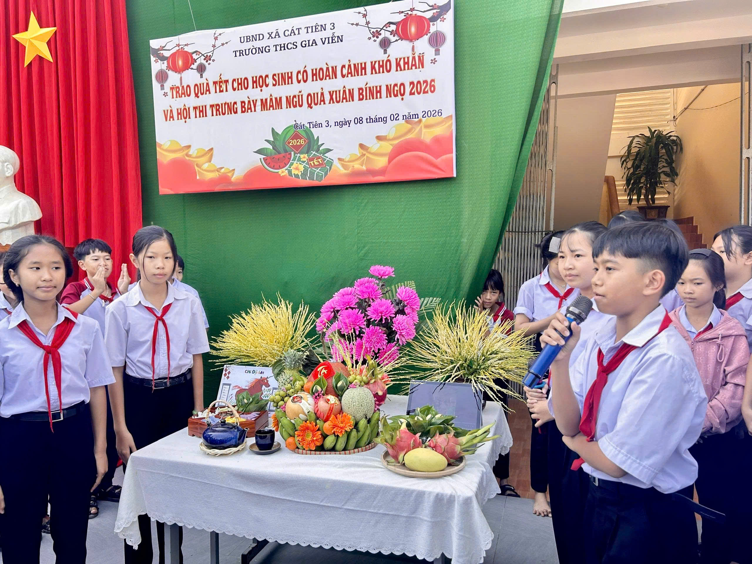 Ấm áp nghĩa tình Xuân Bính Ngọ 2026 tại Trường THCS Gia Viễn