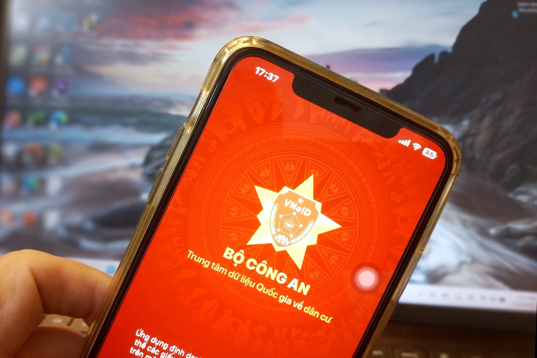 Từ ngày (11/11), người dân có thể nộp Giấy chứng nhận quyền sử dụng đất (sổ đỏ)trên VNeID 