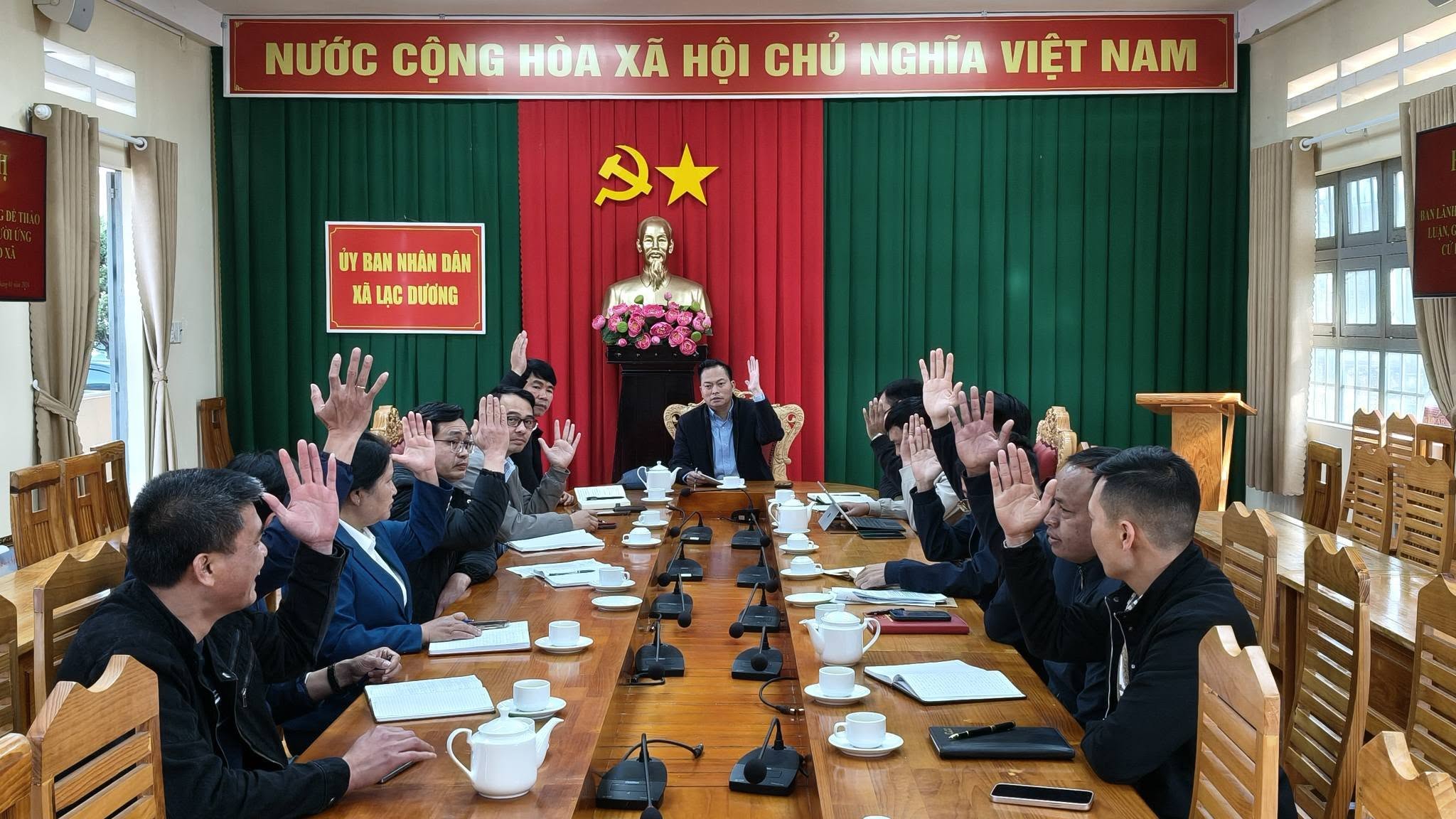 Họp ban lãnh đạo mở rộng để thảo luận giới thiệu người ứng cử đại biểu Hội đồng nhân dân xã, nhiệm kỳ 2026–2031