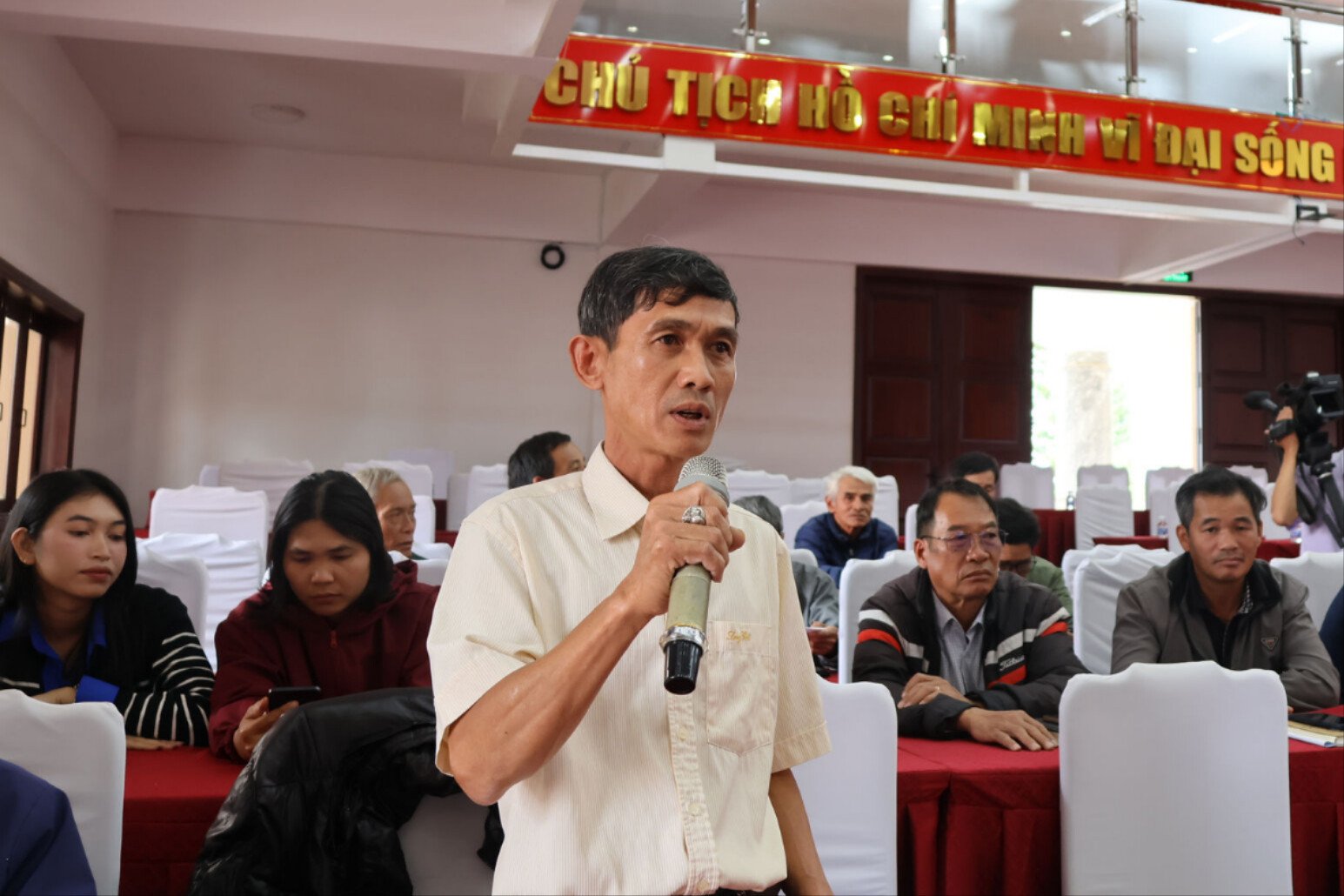 Đơn Dương đối thoại với Nhân dân để giải quyết khó khăn