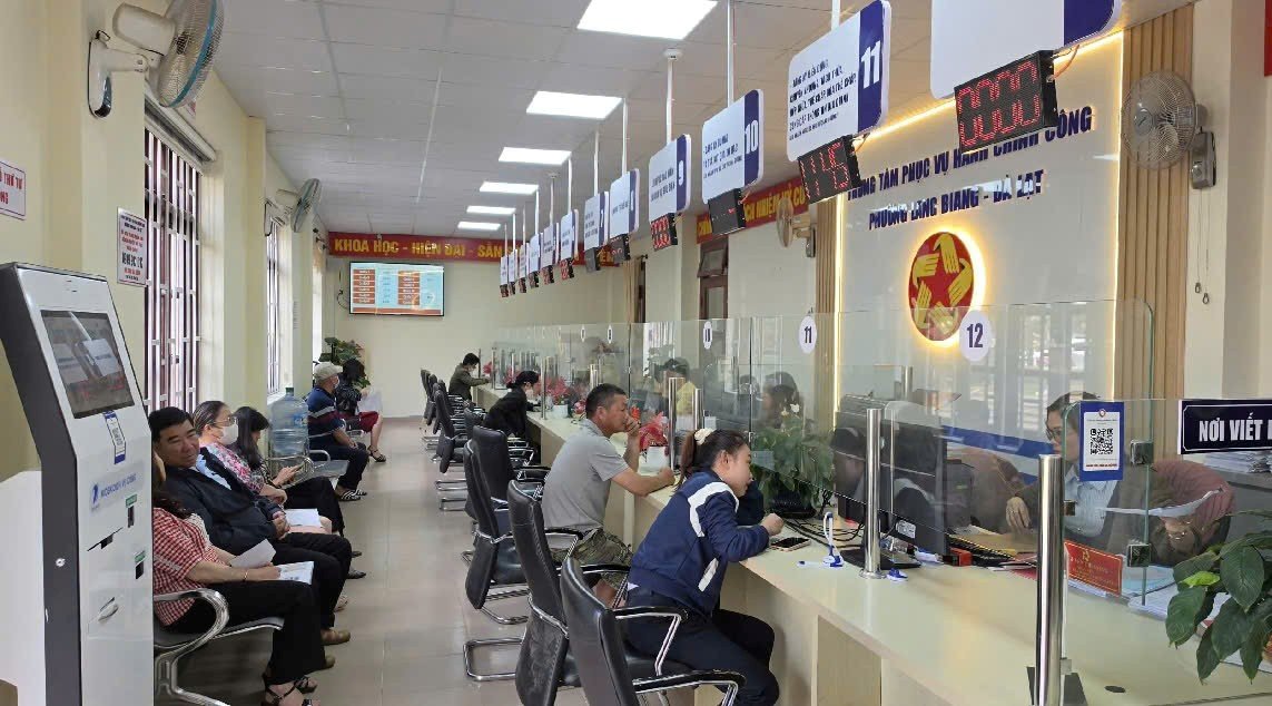 PHƯỜNG LANG BIANG - ĐÀ LẠT TRIỂN KHAI CHẤN CHỈNH LỀ LỐI LÀM VIỆC, NÂNG CAO TRÁCH NHIỆM PHỤC VỤ NHÂN DÂN, GÓP PHẦN NÂNG CAO SỰ HÀI LÒNG CỦA NGƯỜI DÂN
