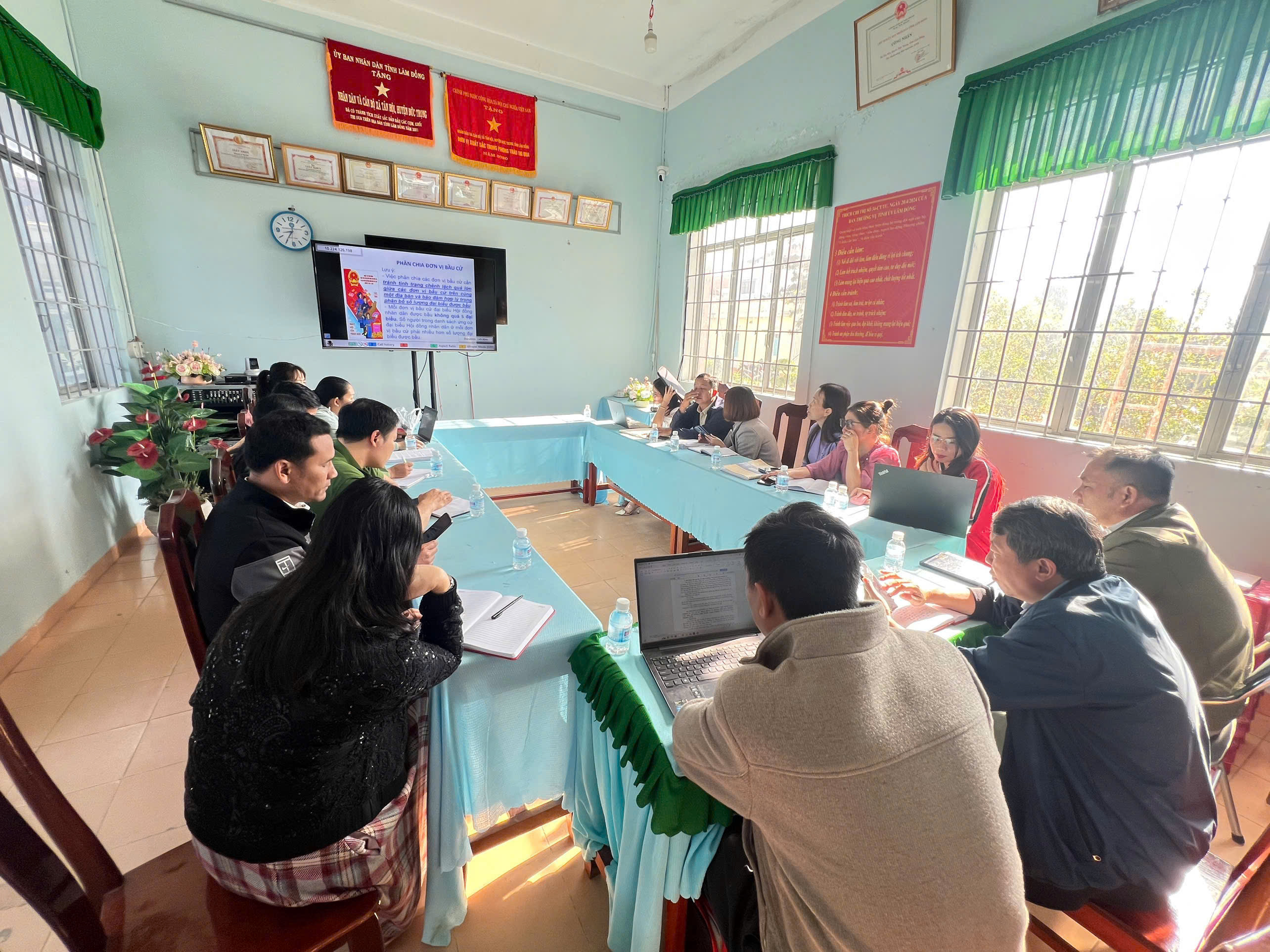 Tập huấn về bầu cử đại biểu Quốc hội khóa XVI và đại biểu Hội đồng nhân dân các cấp nhiệm kỳ 2026 - 2031 trên địa bàn tỉnh Lâm Đồng (trực tuyến)