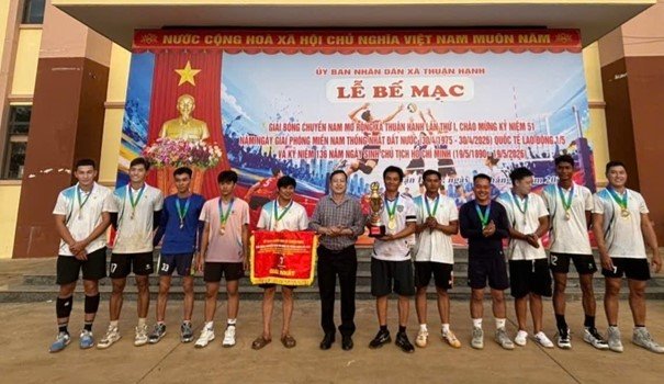 SÔI NỔI  GIẢI BÓNG CHUYỀN NAM MỞ RỘNG XÃ THUẬN HẠNH LẦN THỨ I 