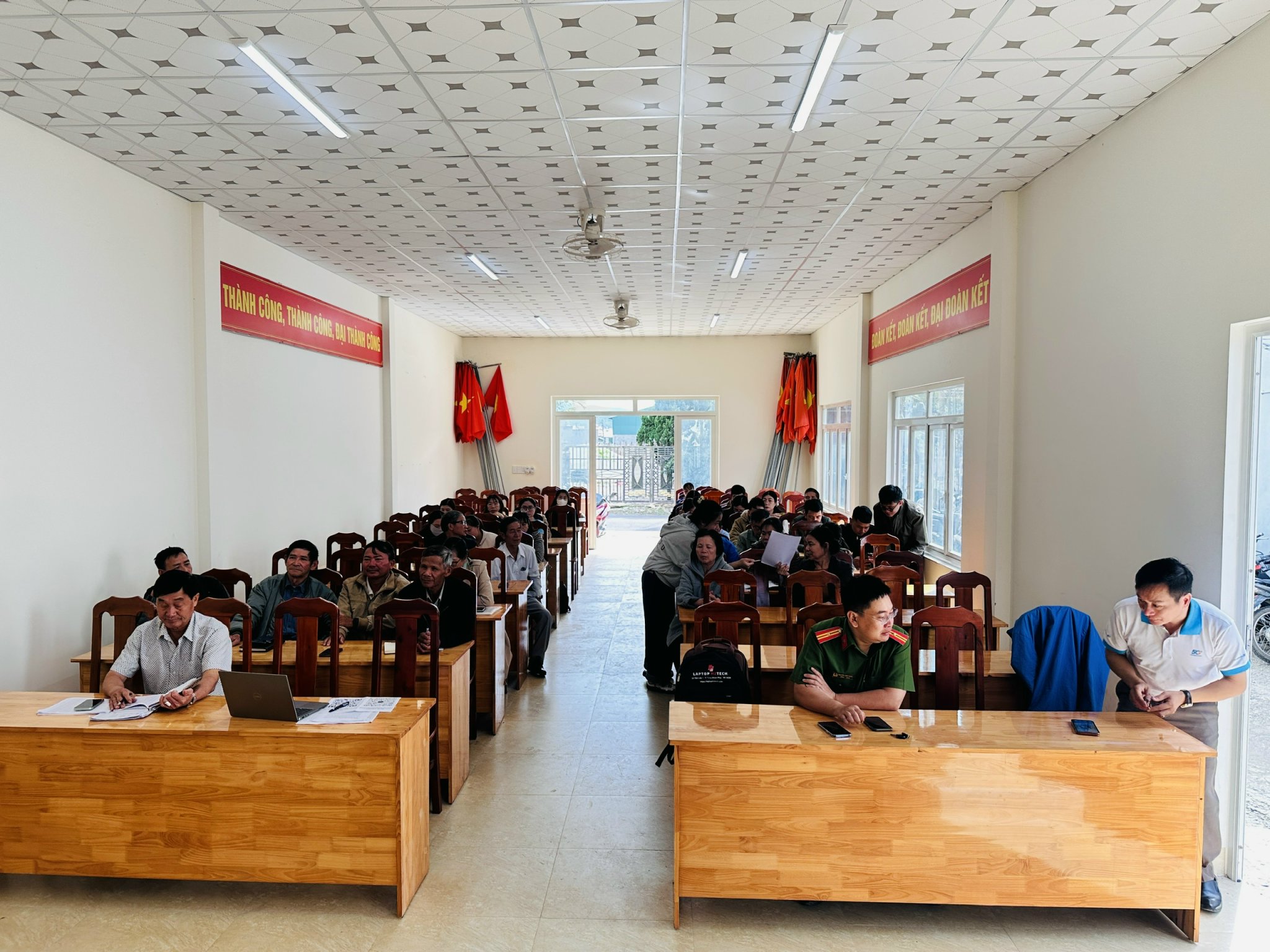 UBND XÃ ĐƠN DƯƠNG TRIỂN KHAI RA QUÂN THỰC HIỆN NHIỆM VỤ CỦA TỔ CÔNG NGHỆ SỐ CỘNG ĐỒNG