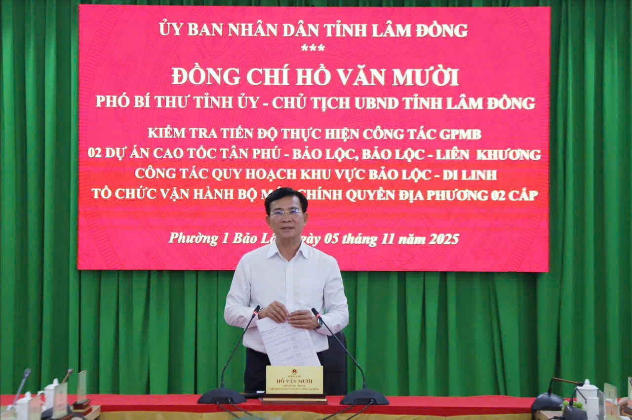 🌿 Chủ tịch UBND tỉnh Lâm Đồng khen thưởng các tập thể có thành tích xuất sắc trong công tác bồi thường, giải phóng mặt bằng dự án cao tốc Bảo Lộc – Liên Khương