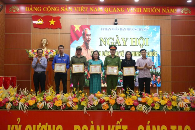 CÔNG AN PHƯỜNG B'LAO HỌC BÁC, VÌ BÌNH YÊN CUỘC SỐNG CỦA NHÂN DÂN