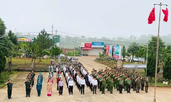 Xã Quảng Trực tổ chức Lễ chào cờ định kỳ tháng 7