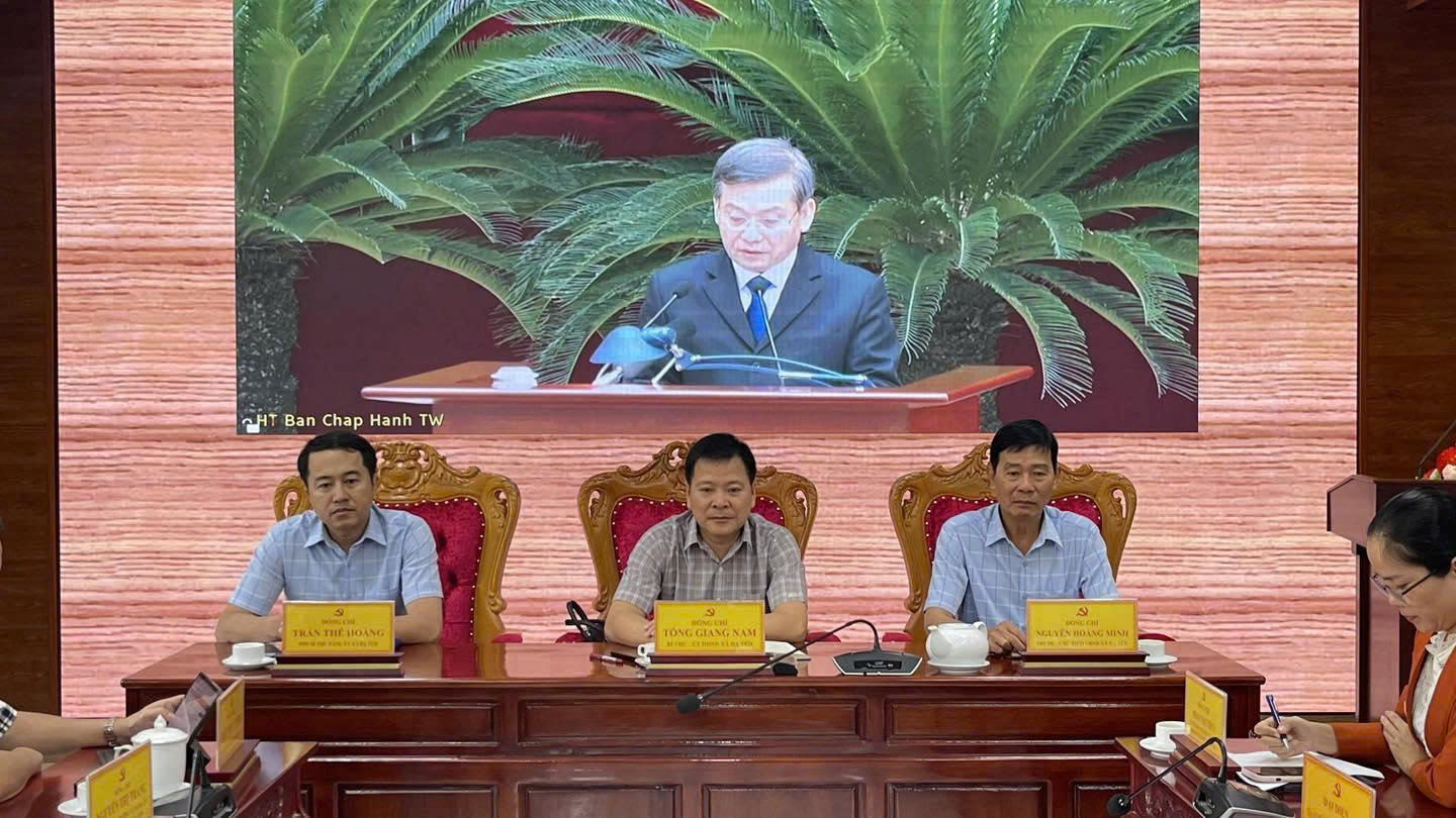 Xã Đạ Tẻh tham dự Hội nghị toàn quốc tổng kết công tác phòng, chống tham nhũng, lãng phí, tiêu cực năm 2025.