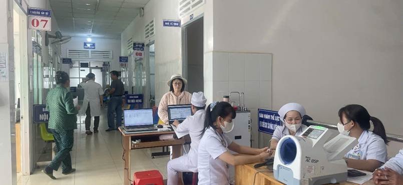 ĐƠN DƯƠNG TRIỂN KHAI KHÁM SỨC KHỎE CHO NGƯỜI DÂN THÔN NGHĨA LẬP 1