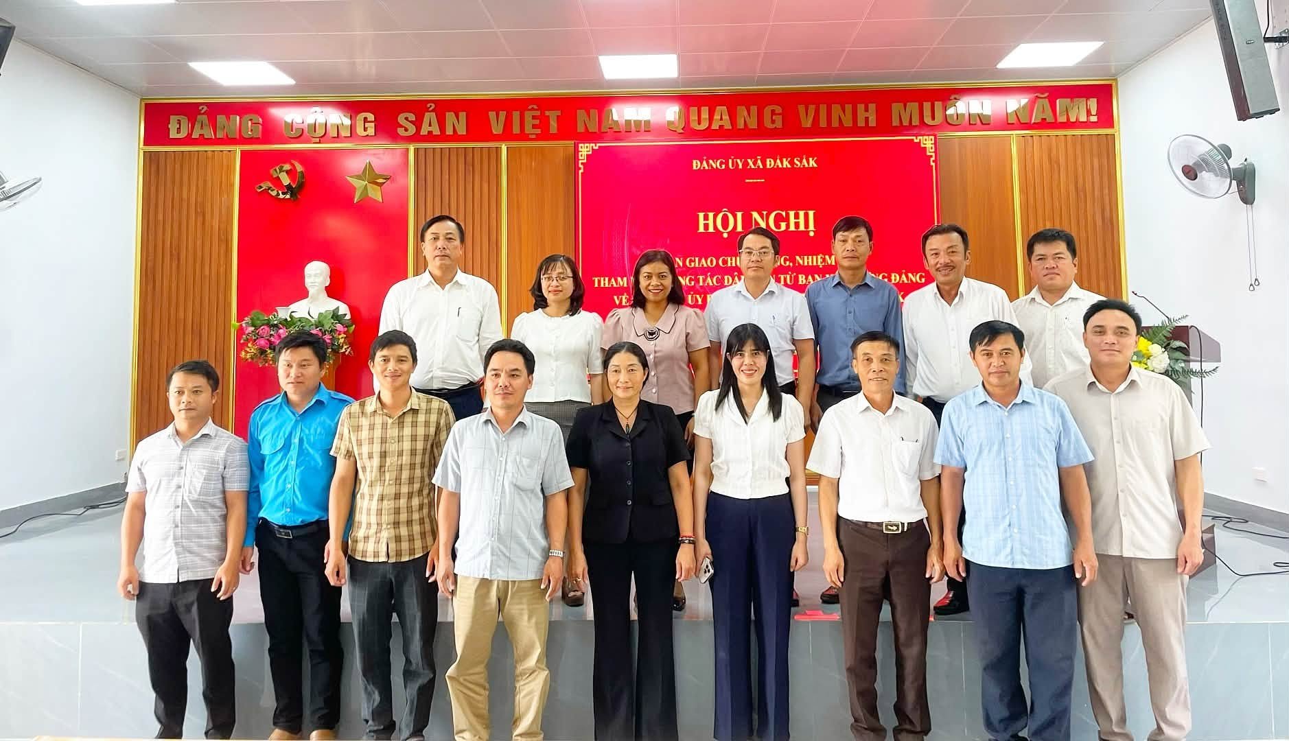 BÀN GIAO CHỨC NĂNG, NHIỆM VỤ THAM MƯU VỀ CÔNG TÁC DÂN VẬN