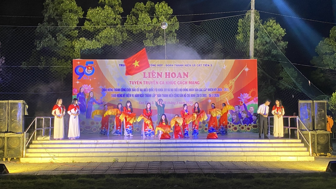 Cát Tiên 3: Sôi nổi đêm liên hoan ca khúc cách mạng, lan tỏa tinh thần yêu nước