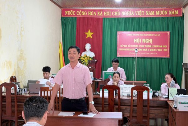 Phòng giao dịch NHCSXH Bảo Lộc đẩy mạnh mở dịch vụ Mobile Banking, chủ động chuẩn bị thu nợ tự động