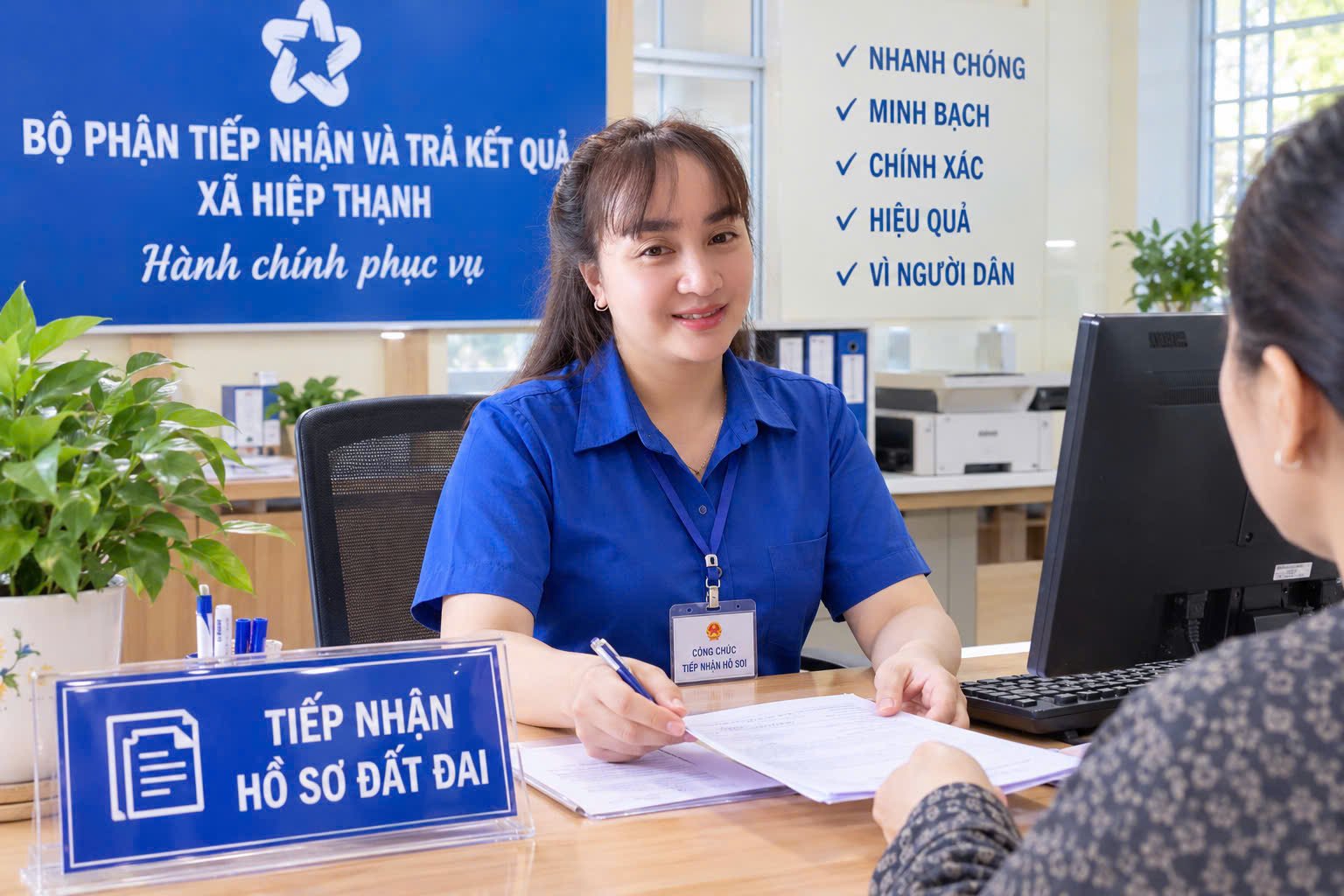 PHÒNG KINH TẾ XÃ HIỆP THẠNH ĐẨY MẠNH CẢI CÁCH THỦ TỤC HÀNH CHÍNH TRONG LĨNH VỰC ĐẤT ĐAI, NÂNG CAO CHẤT LƯỢNG PHỤC VỤ NGƯỜI DÂN 