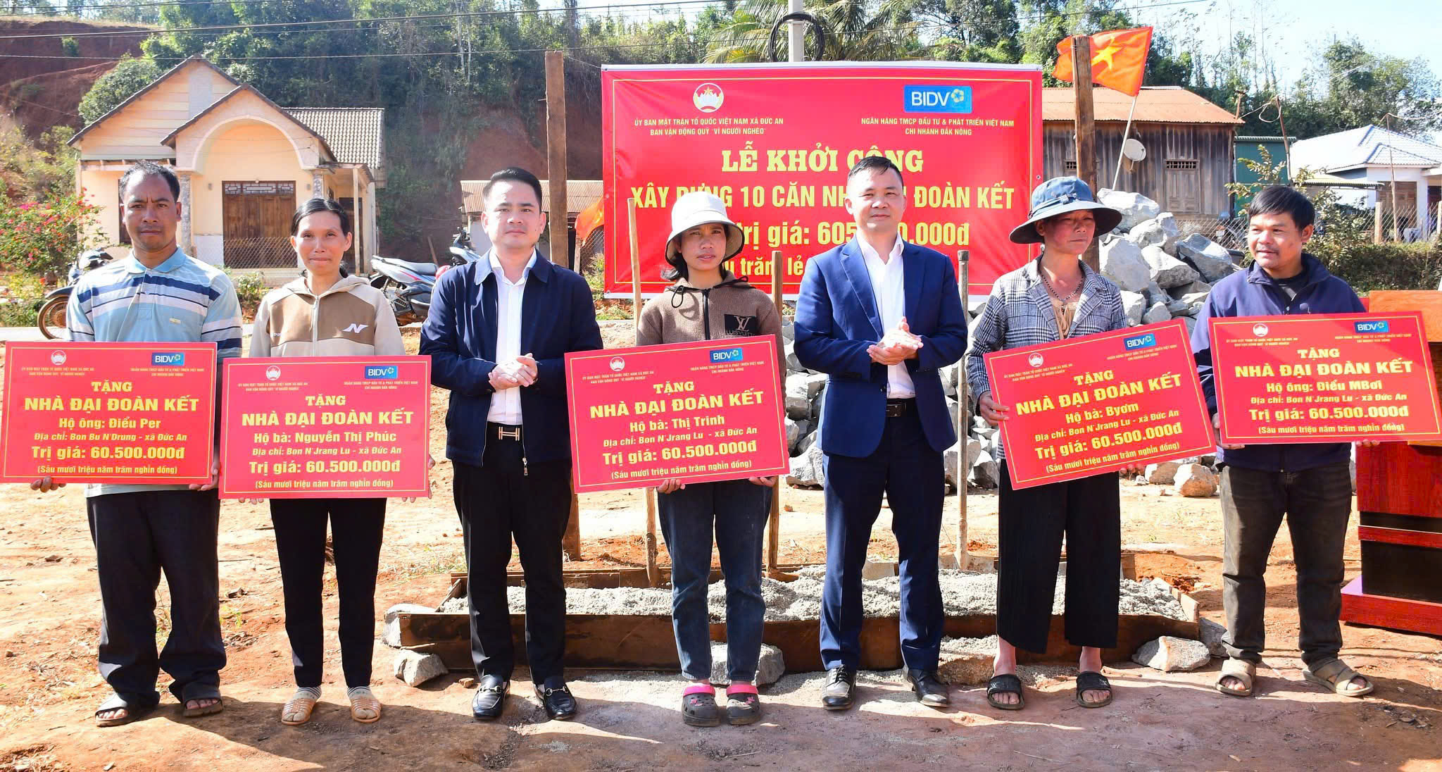 Khởi công 10 căn nhà "Đại đoàn kết" – Ấm áp nghĩa tình trước thềm năm mới