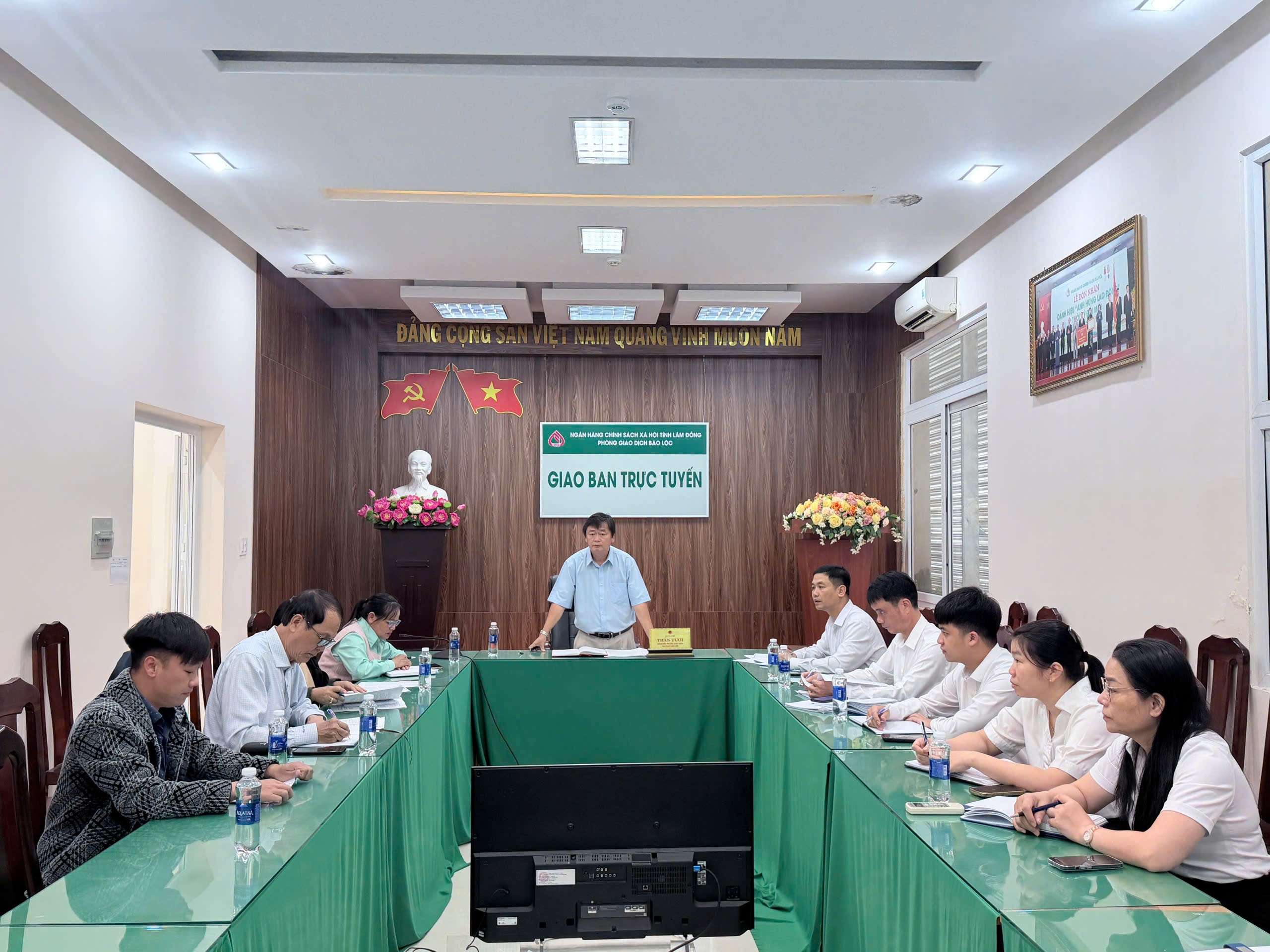 NHCSXH Bảo Lộc phối hợp các hội đoàn thể nhận ủy thác triển khai Quyết định số 70/QĐ-HĐQT. 