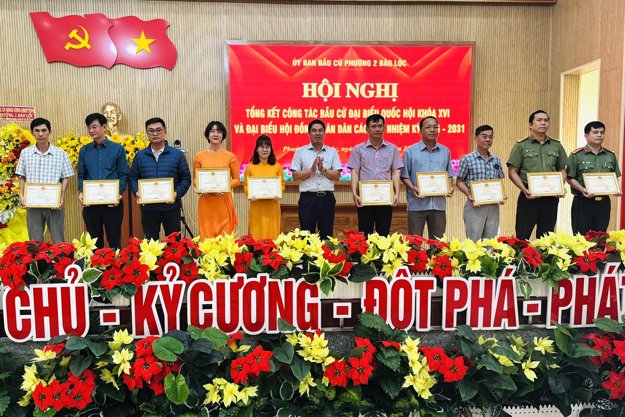 Phường 2 Bảo Lộc: Khen thưởng 19 tập thể và 35 cá nhân có thành tích xuất sắc trong công tác bầu cử Đại biểu Quốc hội khóa XVI và đại biểu HĐND các cấp, nhiệm kỳ 2026 -2031